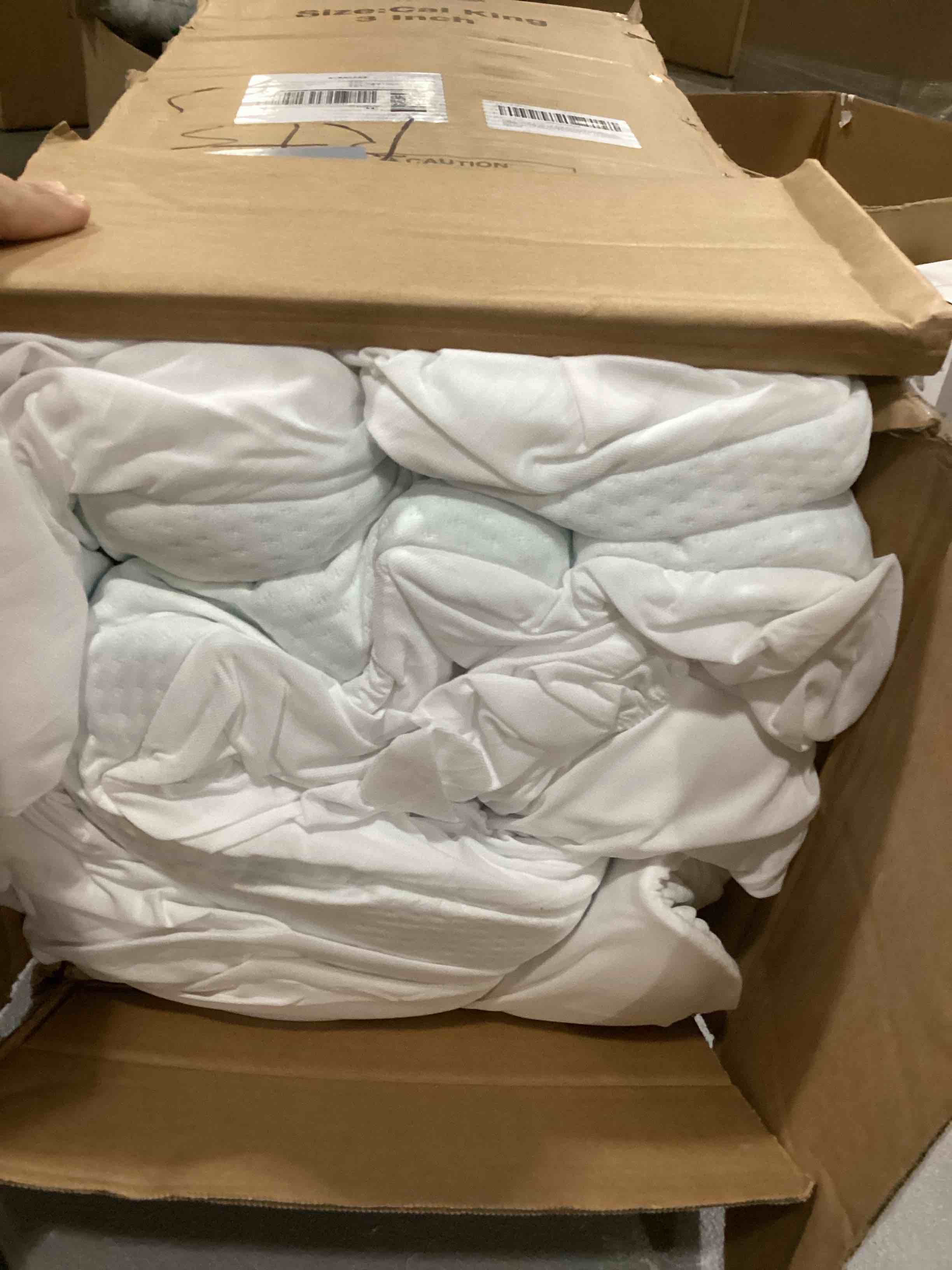 https://s3.amazonaws.com/lotting-images-prod/bidfta/GRN6811428_1729861780178.jpeg
