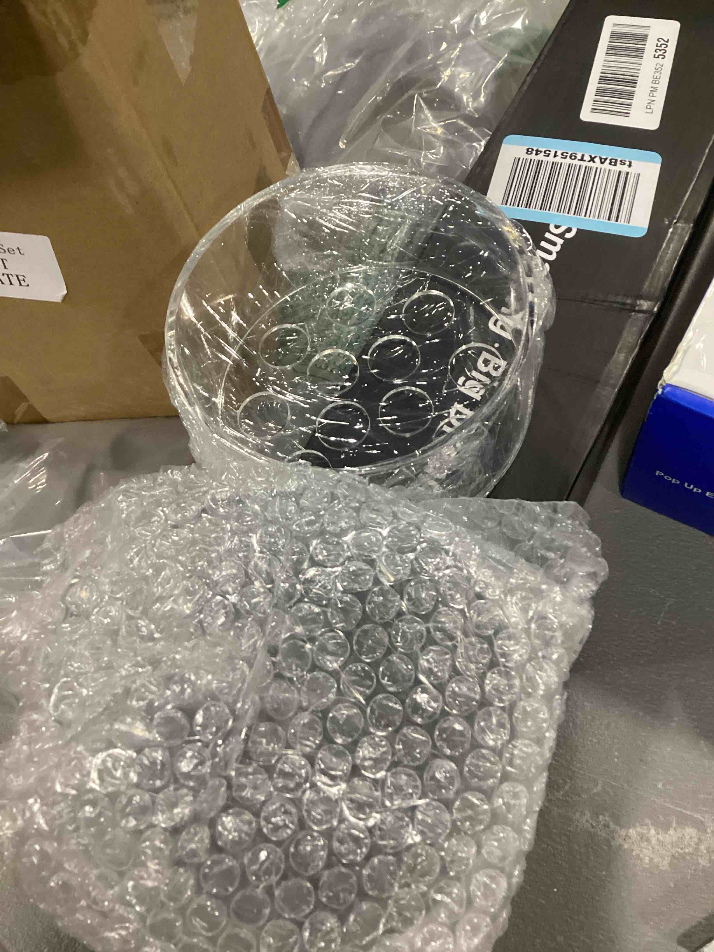https://s3.amazonaws.com/lotting-images-prod/bidfta/GRN6811796_1730296254482.jpeg