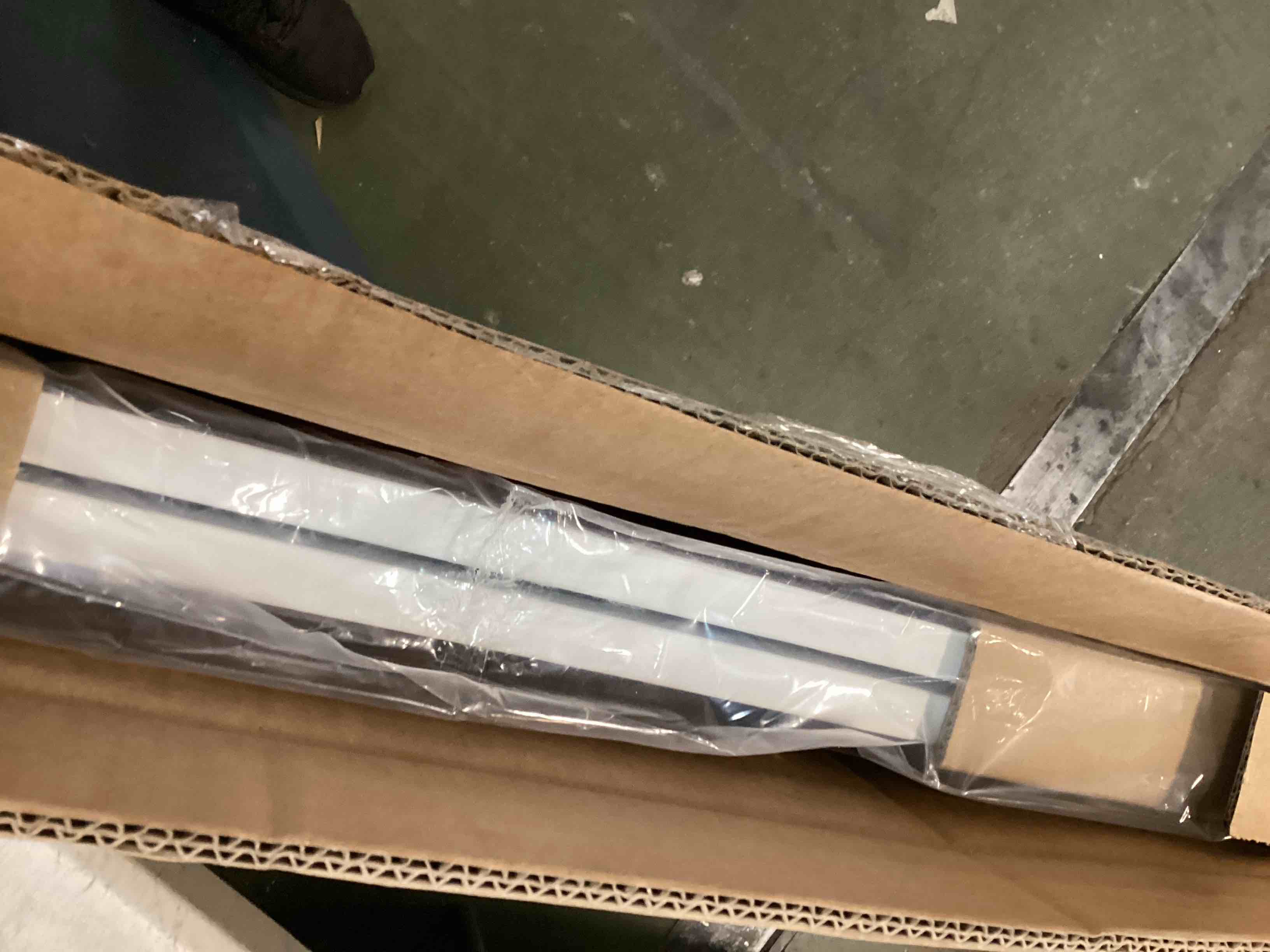 https://s3.amazonaws.com/lotting-images-prod/bidfta/GRN6812164_1721049012959.jpeg