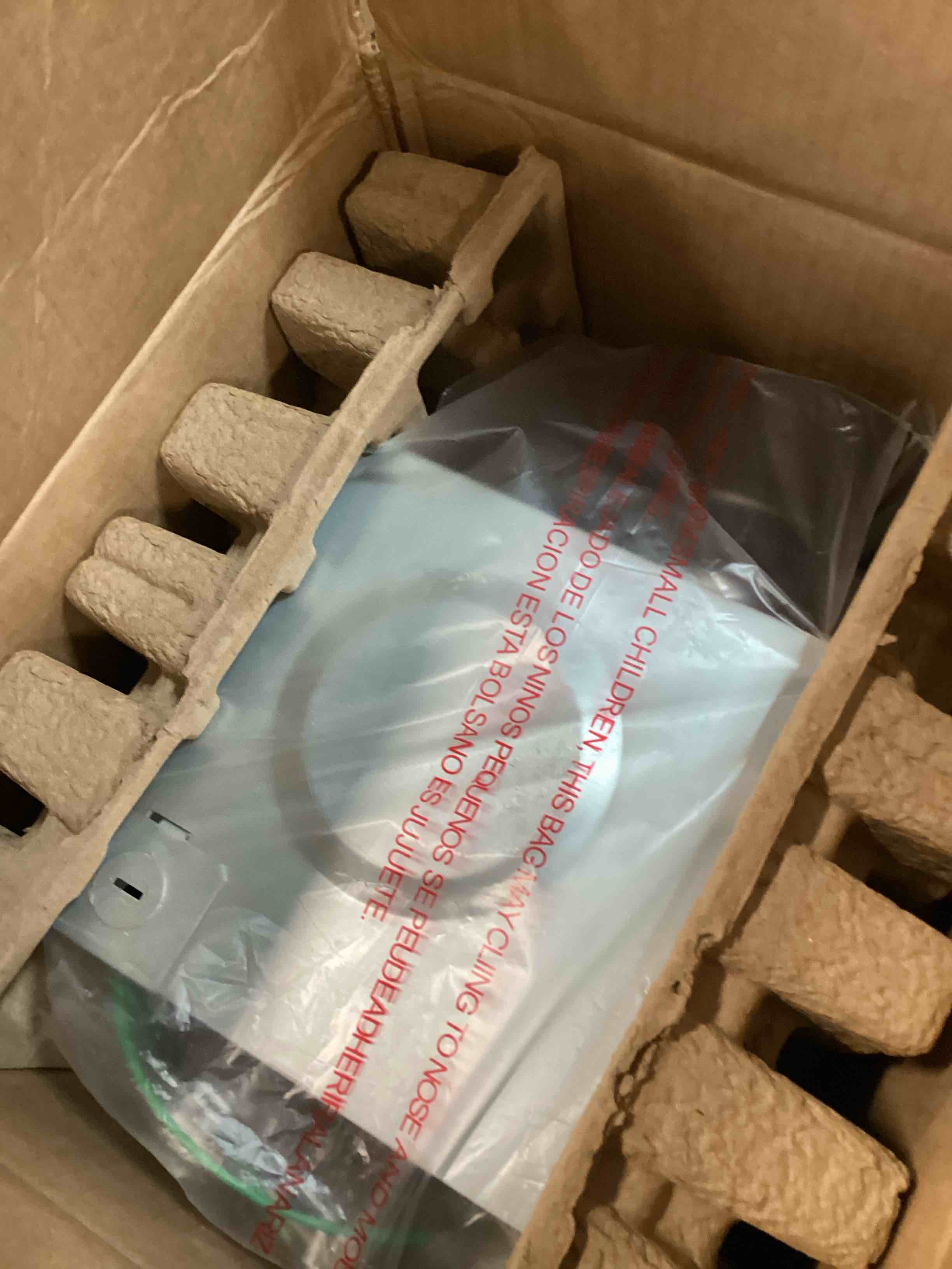 https://s3.amazonaws.com/lotting-images-prod/bidfta/GRN6812261_1721072525788.jpeg