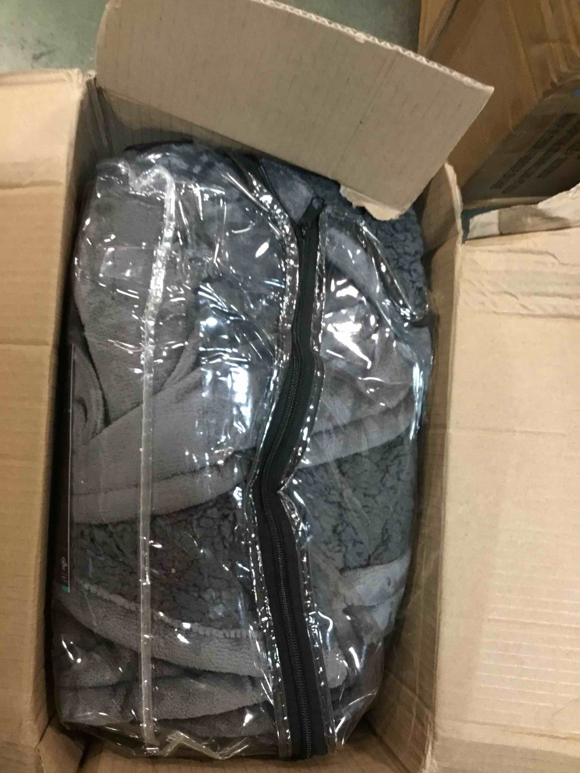 https://s3.amazonaws.com/lotting-images-prod/bidfta/GRN6812493_1721166988666.jpeg