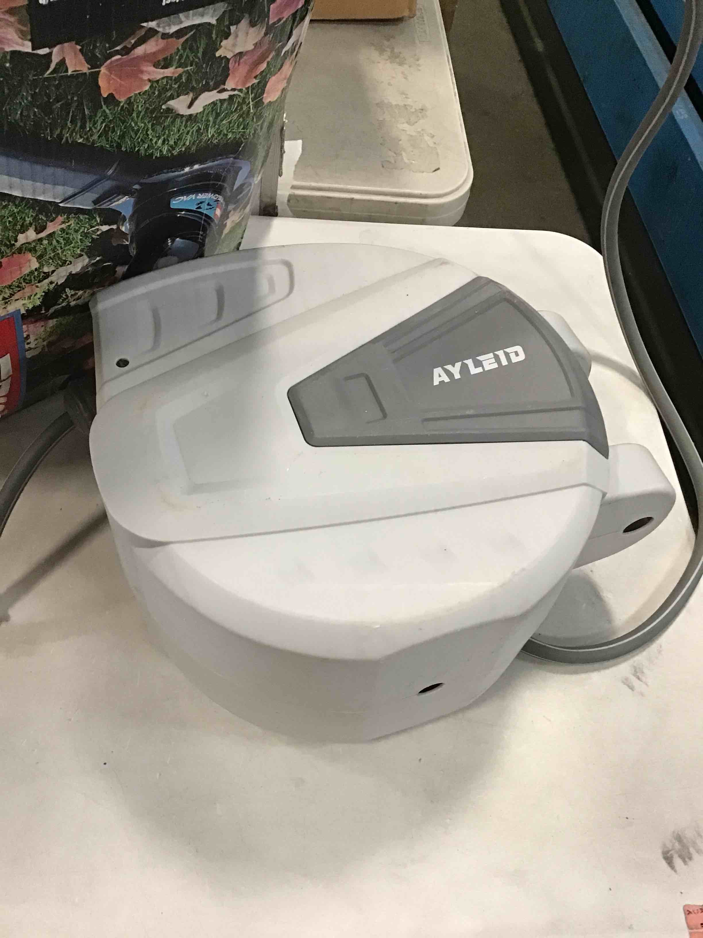 https://s3.amazonaws.com/lotting-images-prod/bidfta/GRN6814913_1721059572725.jpeg