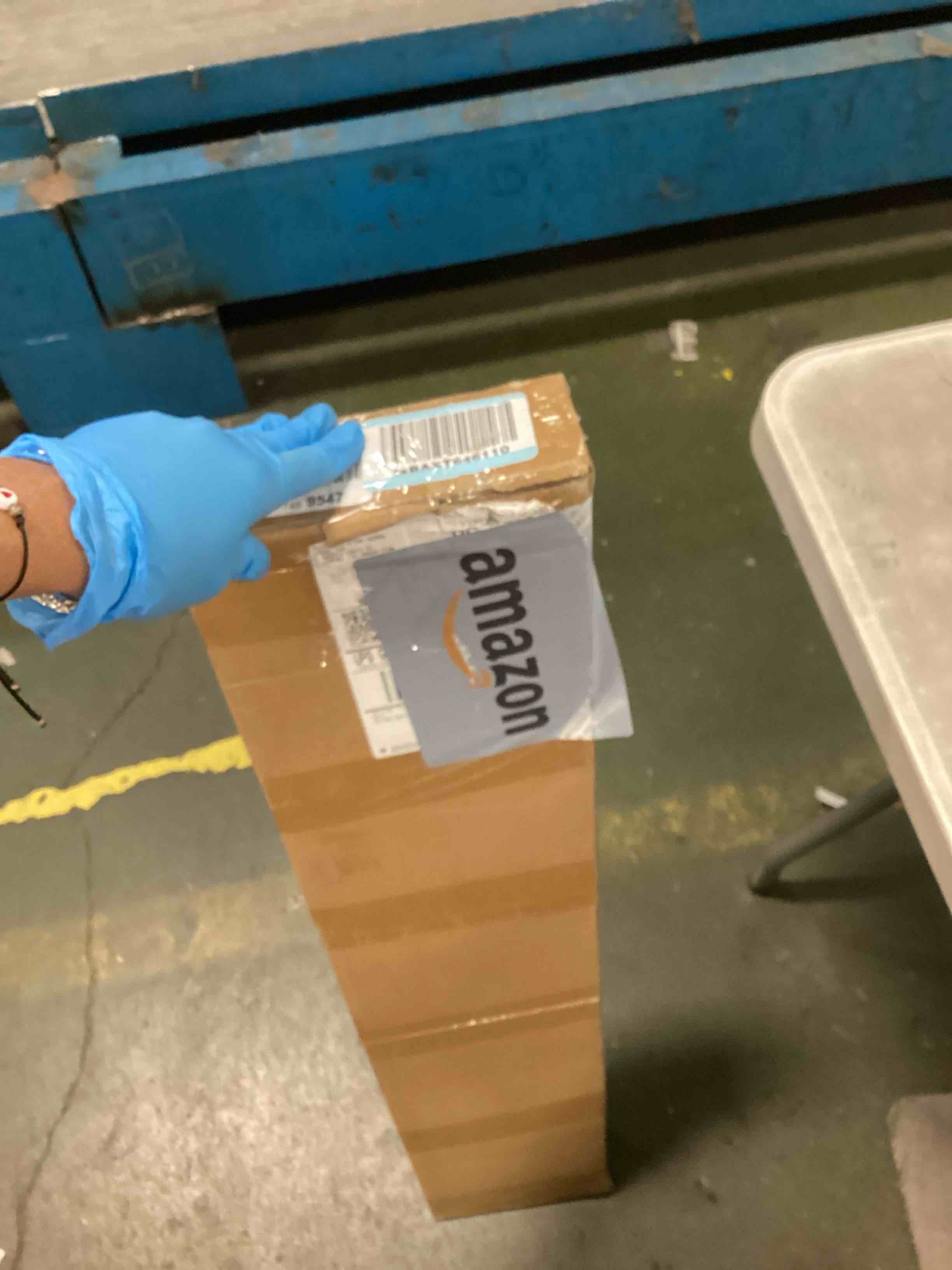 https://s3.amazonaws.com/lotting-images-prod/bidfta/GRN6815352_1721045031176.jpeg
