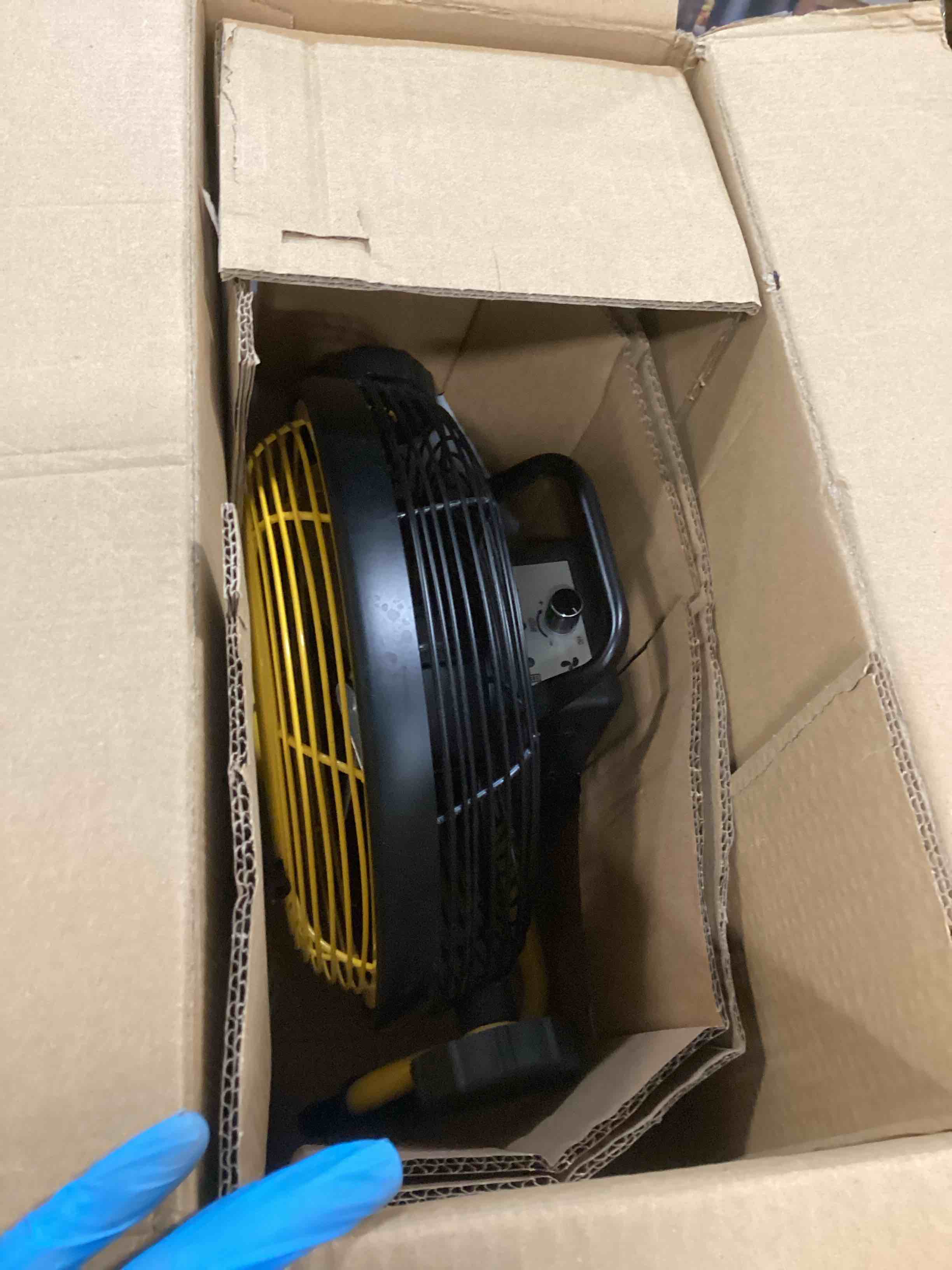 https://s3.amazonaws.com/lotting-images-prod/bidfta/GRN6815920_1721224105859.jpeg