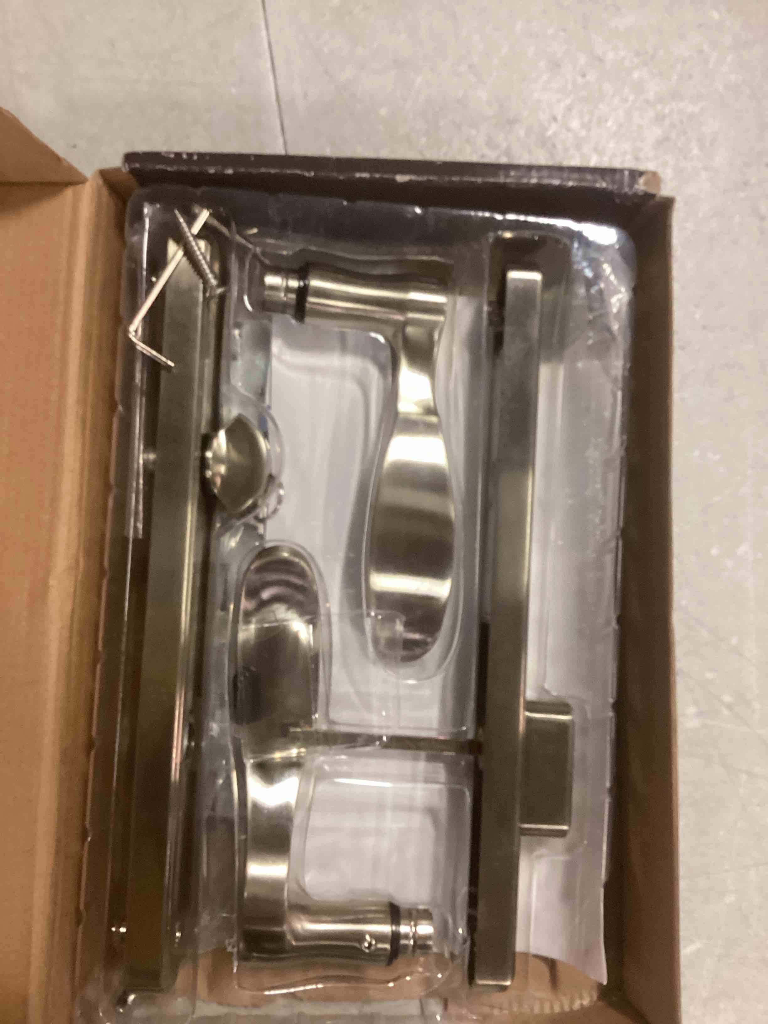 https://s3.amazonaws.com/lotting-images-prod/bidfta/GRN6817596_1721873752546.jpeg