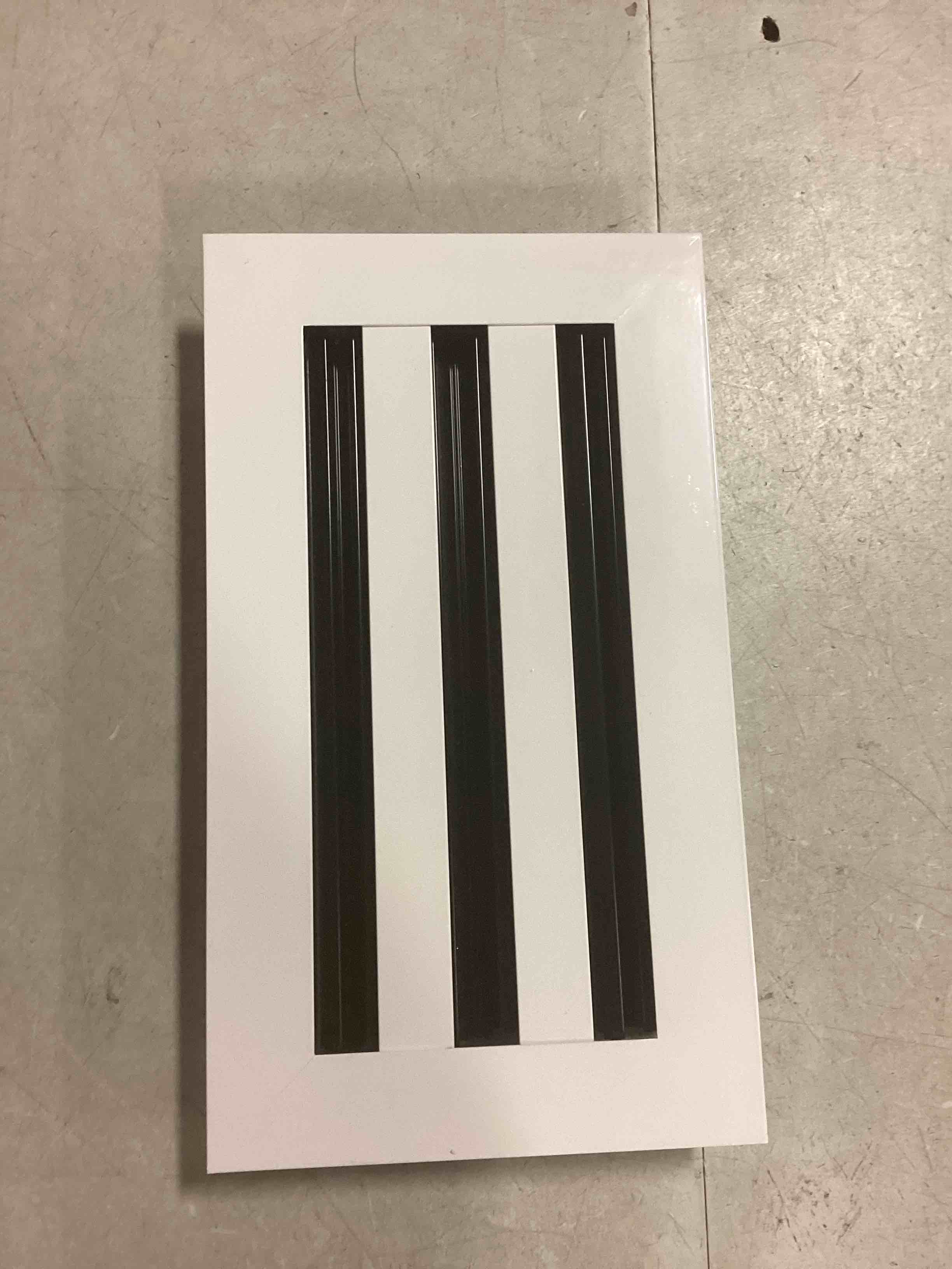 https://s3.amazonaws.com/lotting-images-prod/bidfta/GRN6817611_1721875983343.jpeg