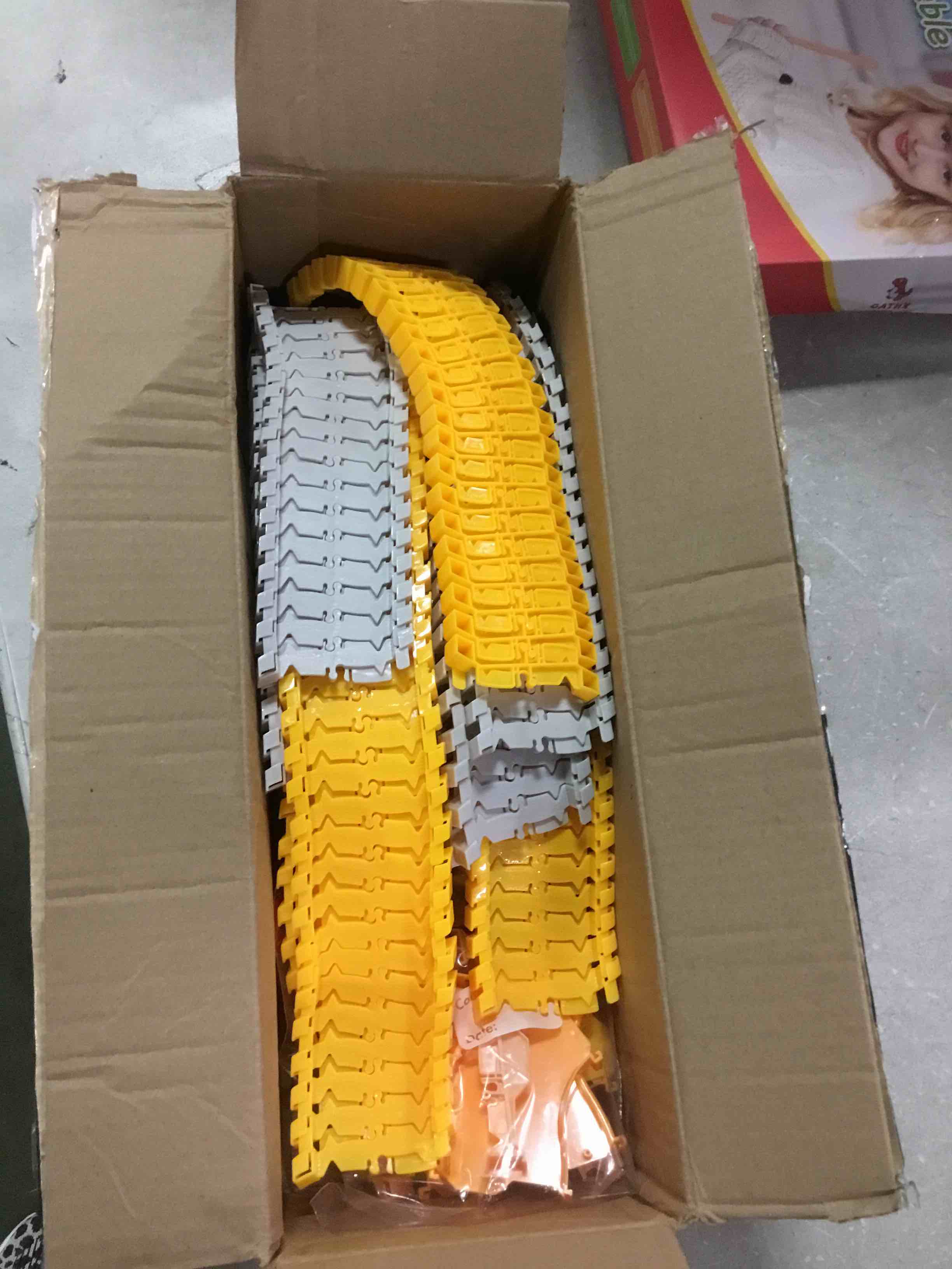 https://s3.amazonaws.com/lotting-images-prod/bidfta/GRN6817832_1721954595564.jpeg