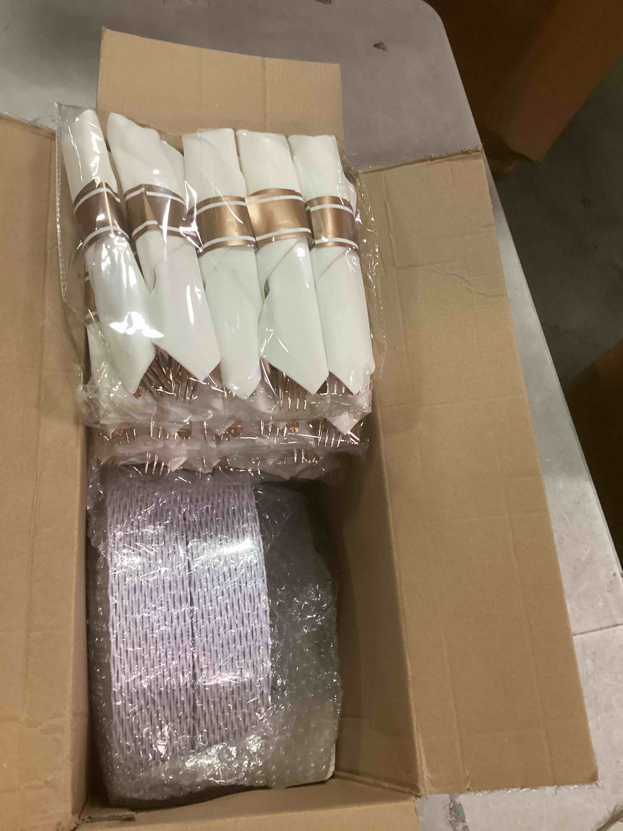 YOUBET350PCS Rose Gold Plastic PlatesDisposable White and Rose Gold