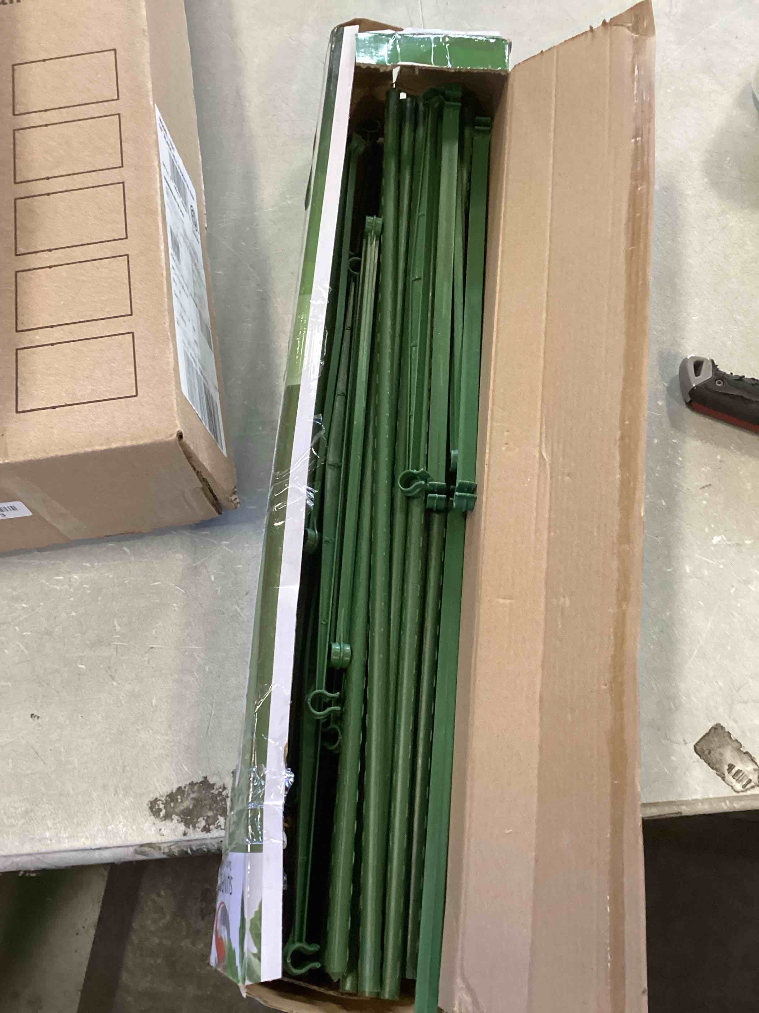 https://s3.amazonaws.com/lotting-images-prod/bidfta/GRN6818097_1720014844999.jpeg