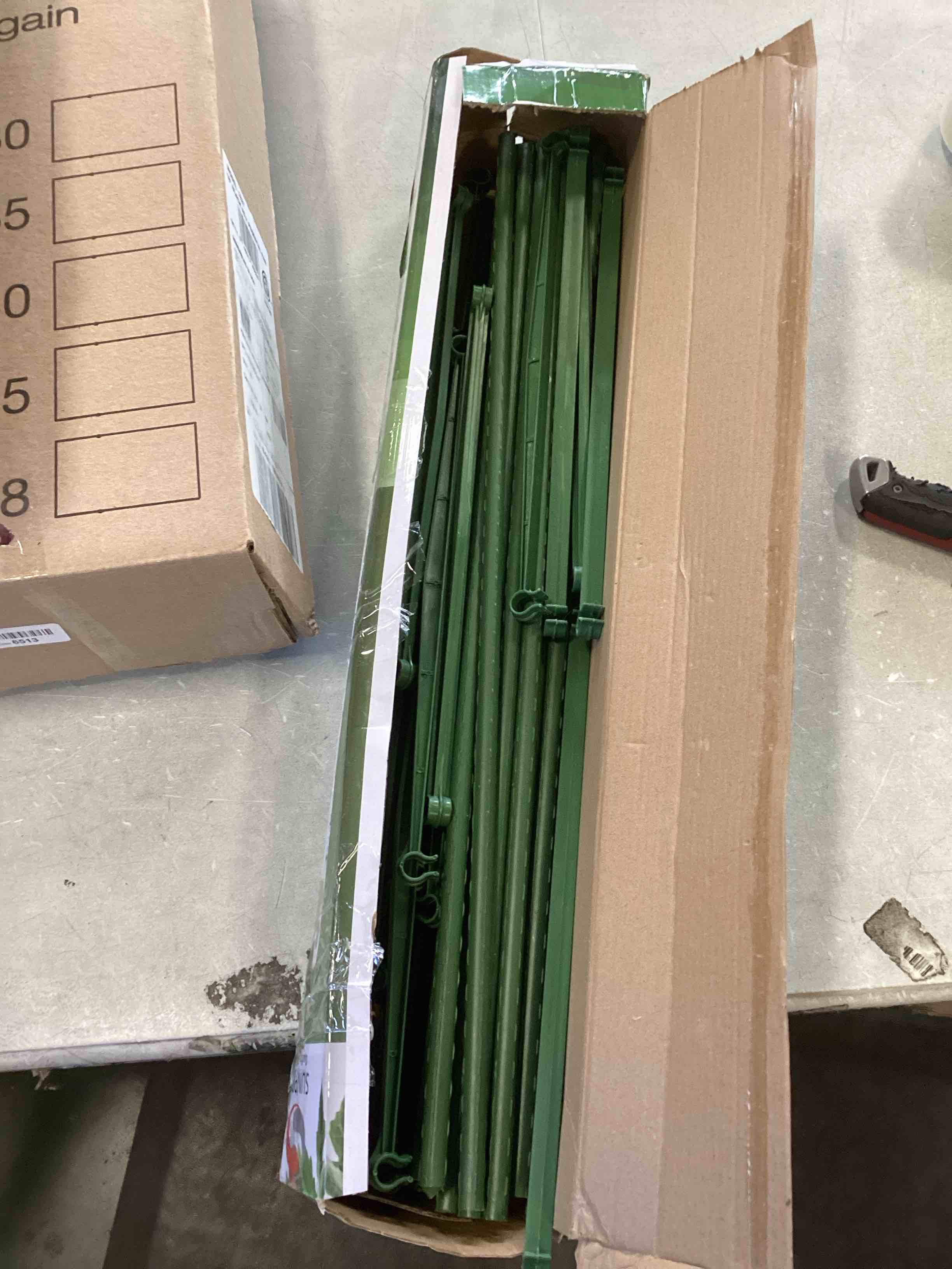 https://s3.amazonaws.com/lotting-images-prod/bidfta/GRN6818097_1720014846275.jpeg
