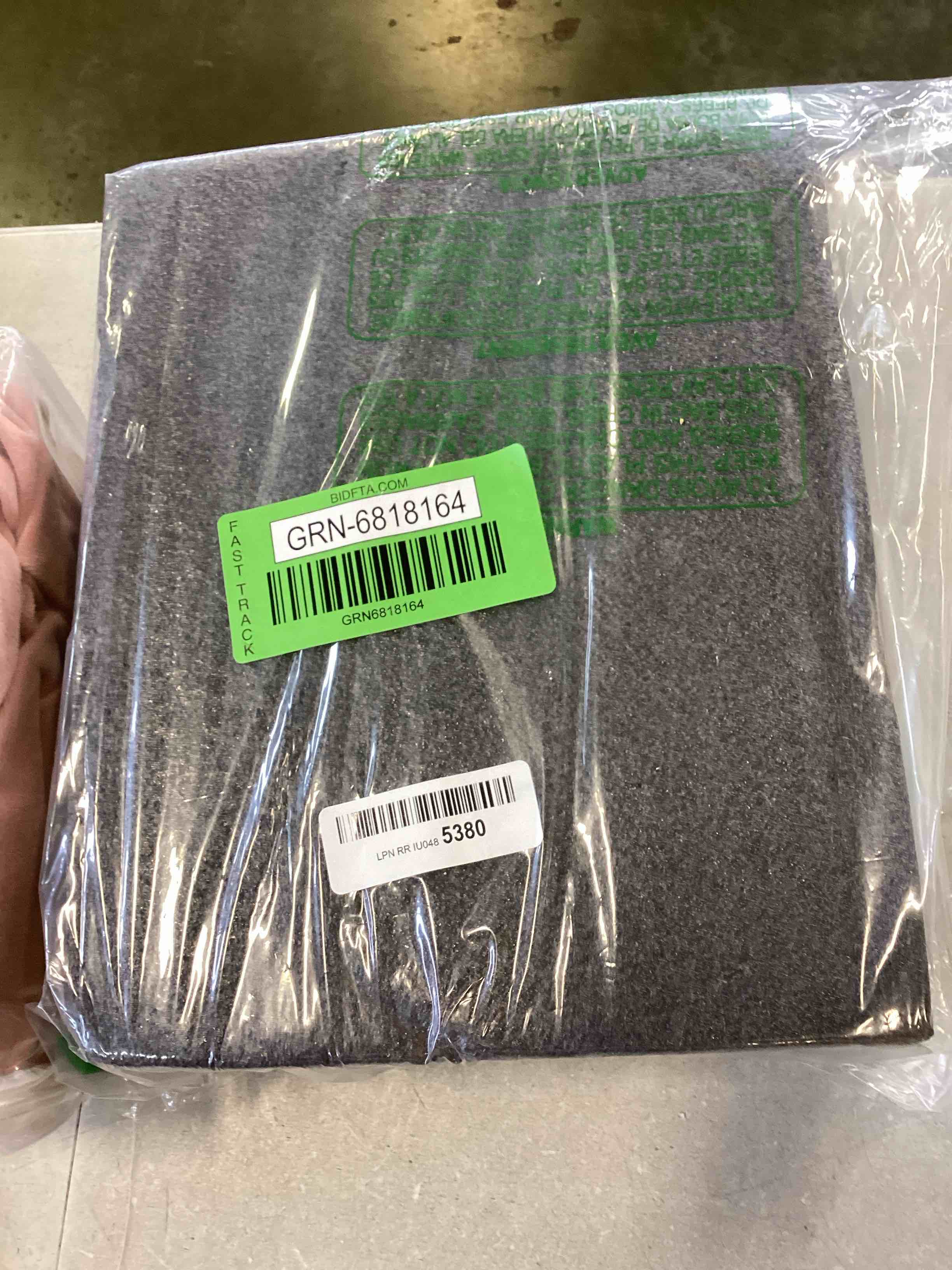 https://s3.amazonaws.com/lotting-images-prod/bidfta/GRN6818164_1720021996928.jpeg