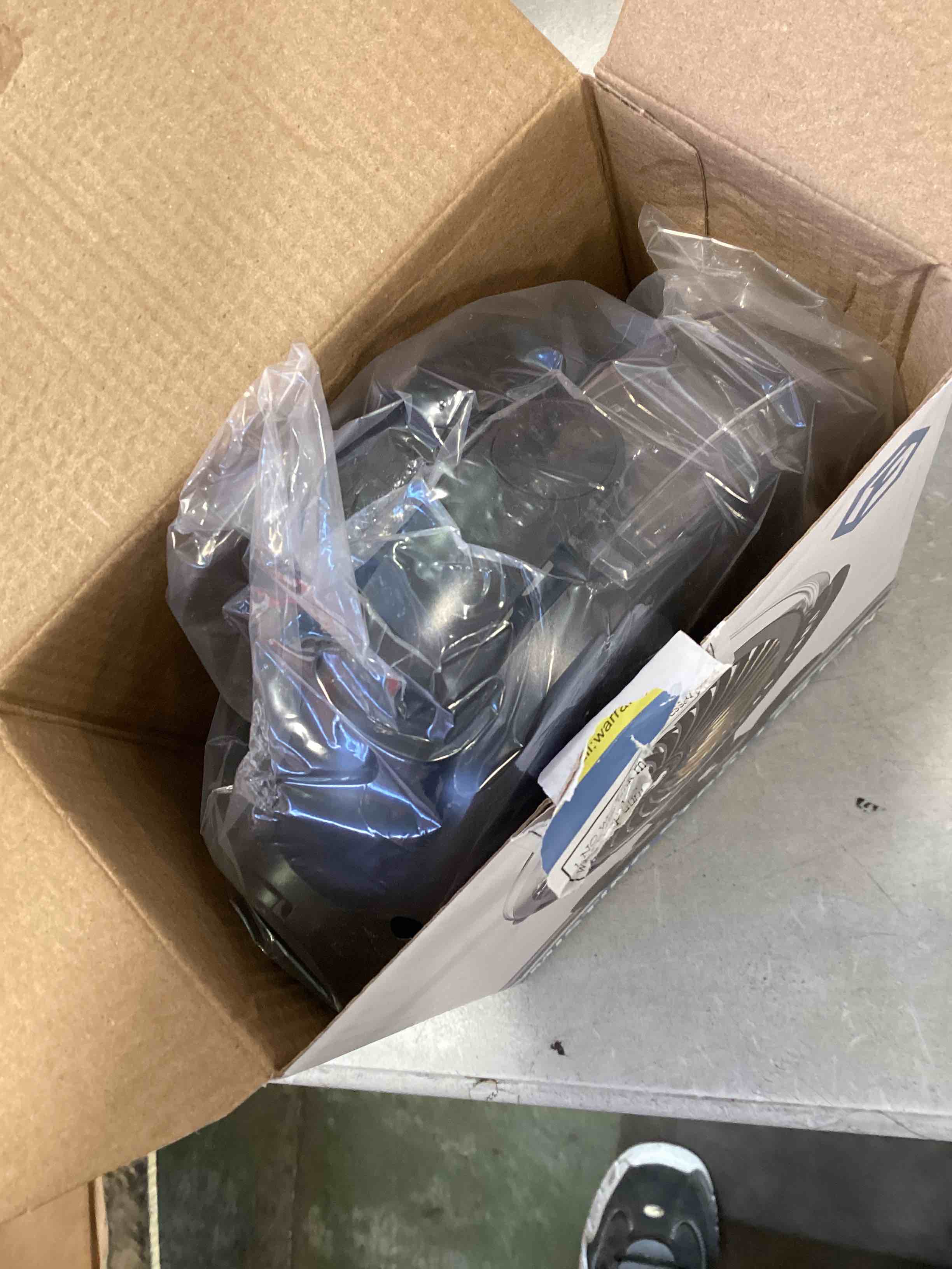 https://s3.amazonaws.com/lotting-images-prod/bidfta/GRN6818337_1720441186943.jpeg