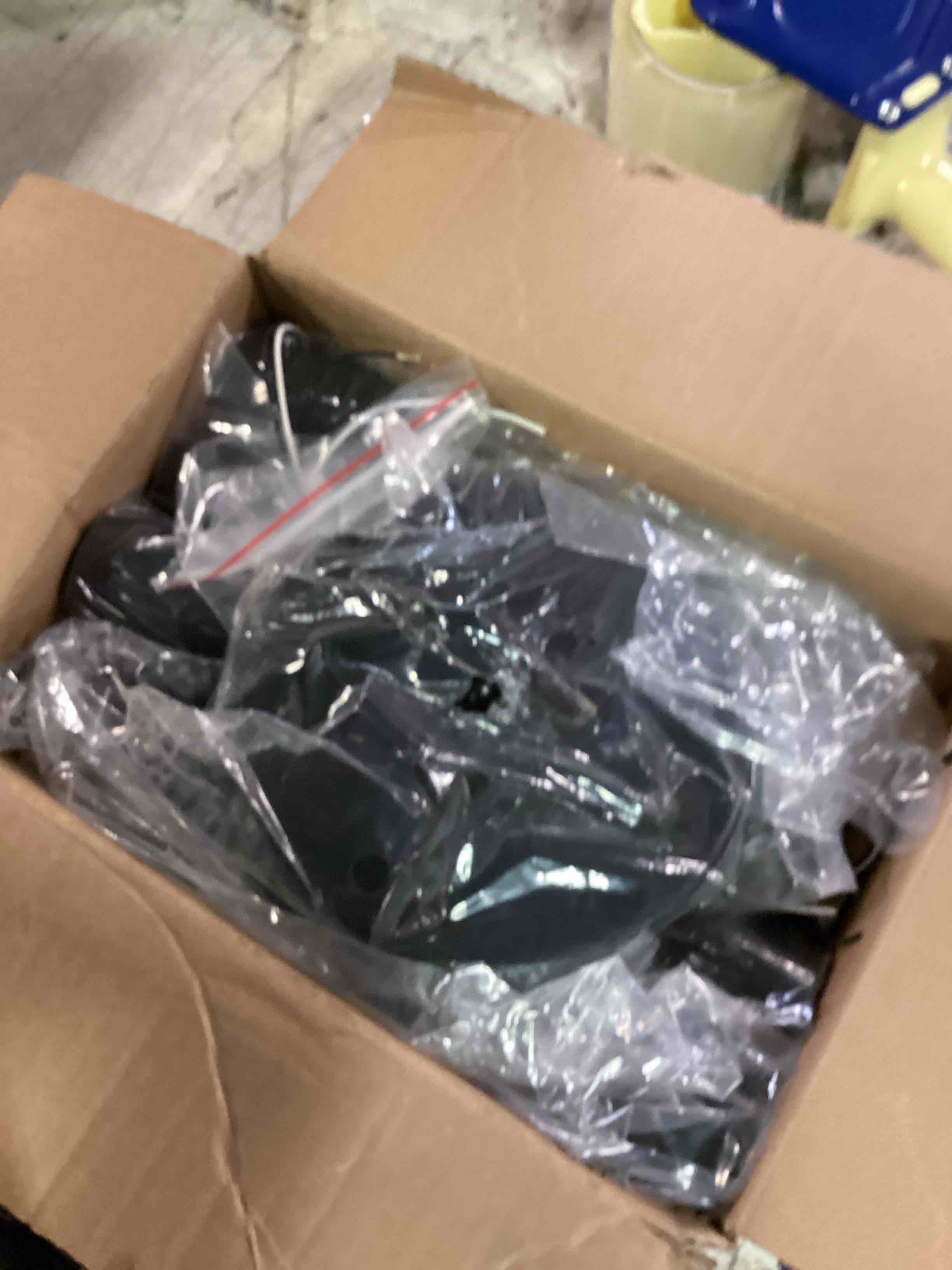 https://s3.amazonaws.com/lotting-images-prod/bidfta/GRN6819506_1720457259636.jpeg