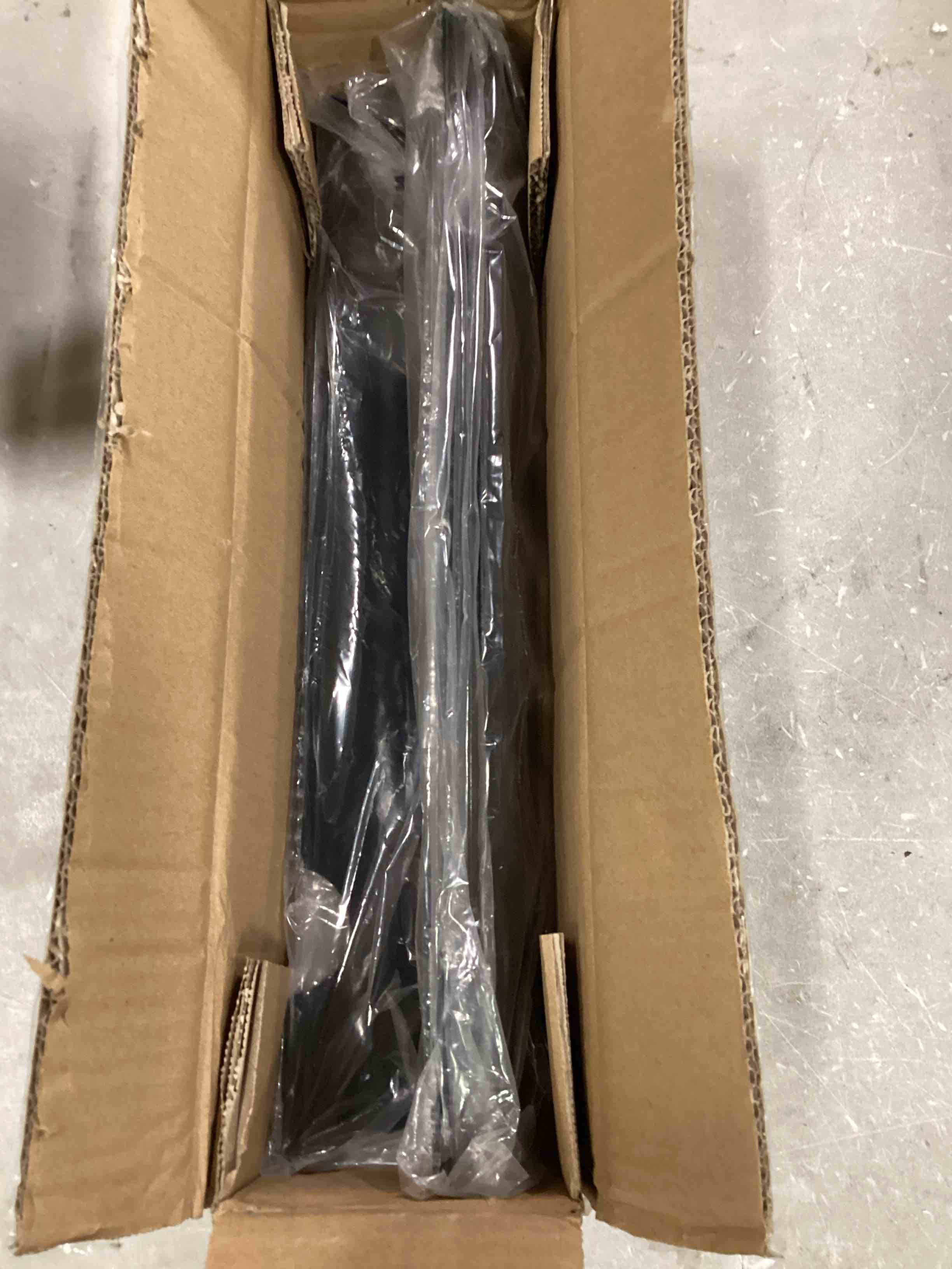 https://s3.amazonaws.com/lotting-images-prod/bidfta/GRN6819984_1720632279025.jpeg