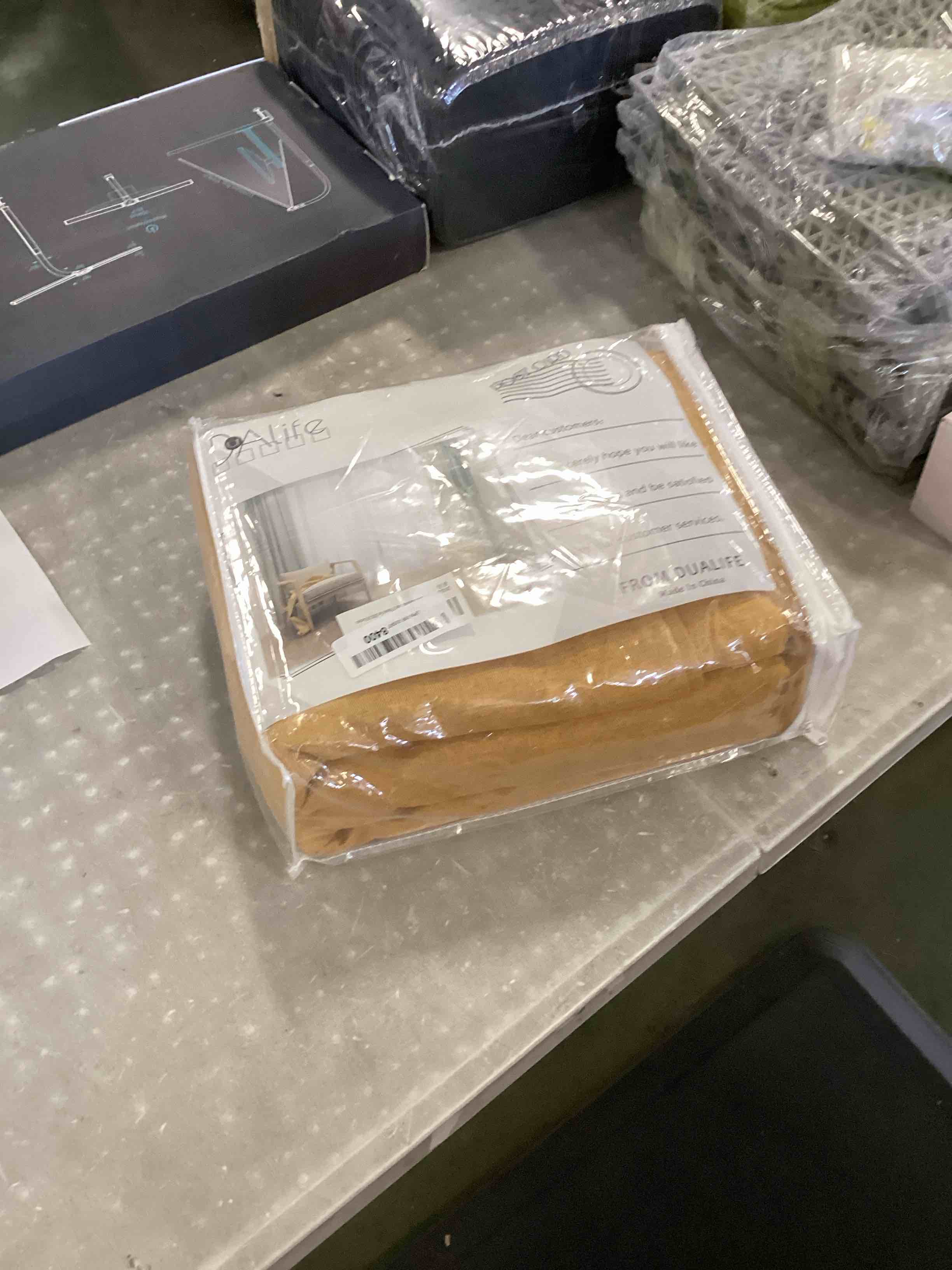 https://s3.amazonaws.com/lotting-images-prod/bidfta/GRN6821610_1720445772160.jpeg