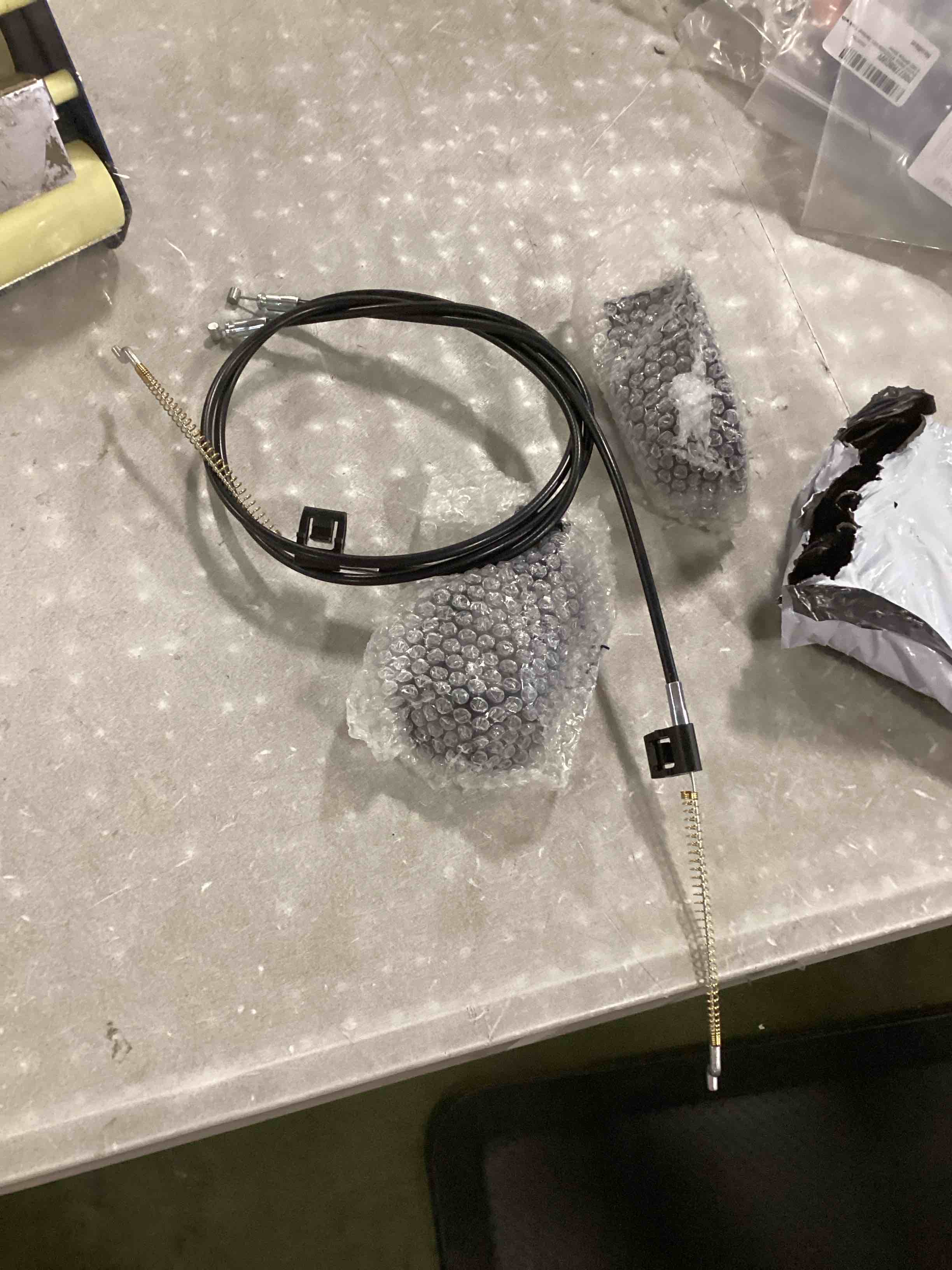 https://s3.amazonaws.com/lotting-images-prod/bidfta/GRN6821840_1720524137421.jpeg