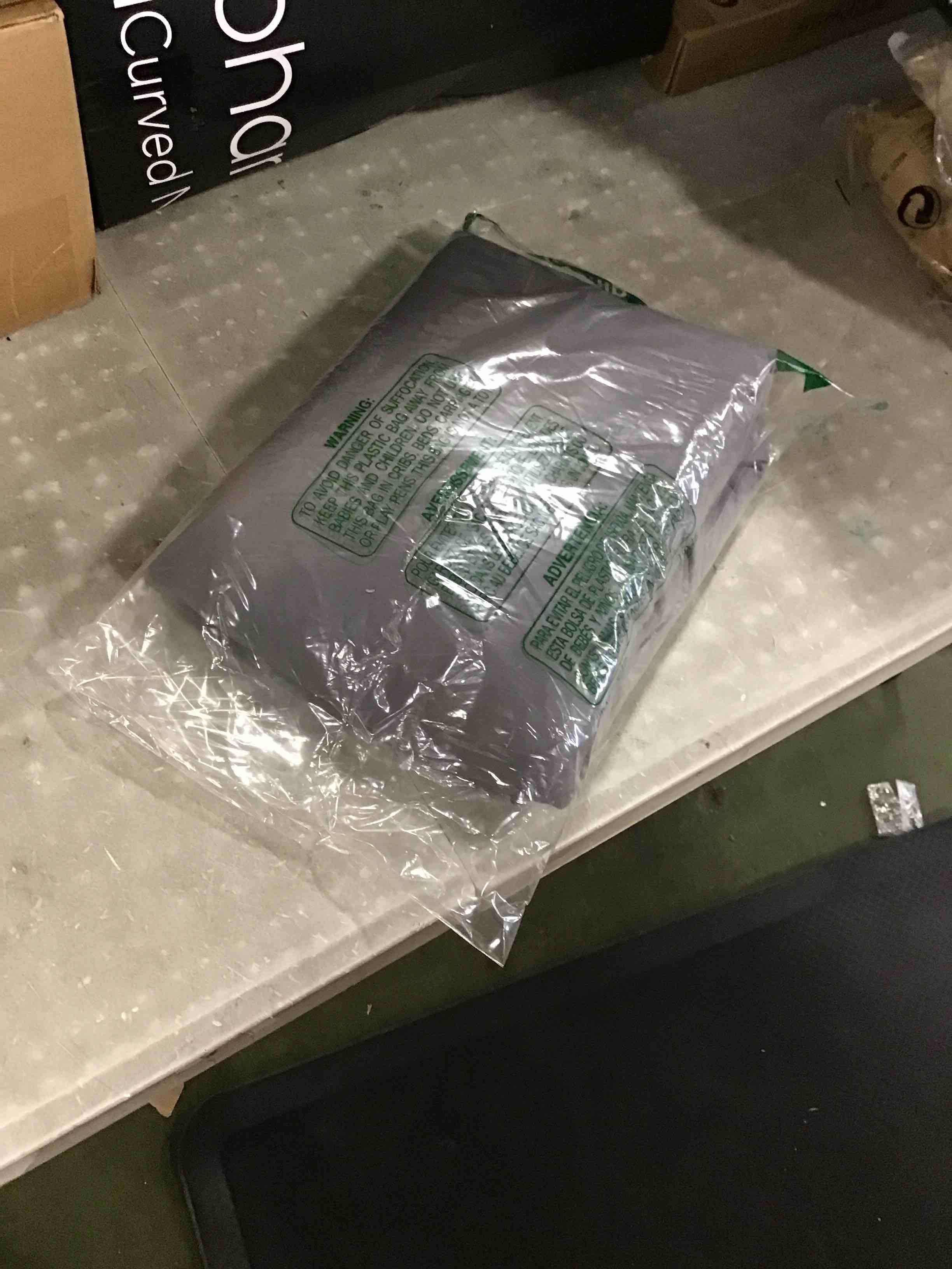 https://s3.amazonaws.com/lotting-images-prod/bidfta/GRN6821991_1720545410298.jpeg
