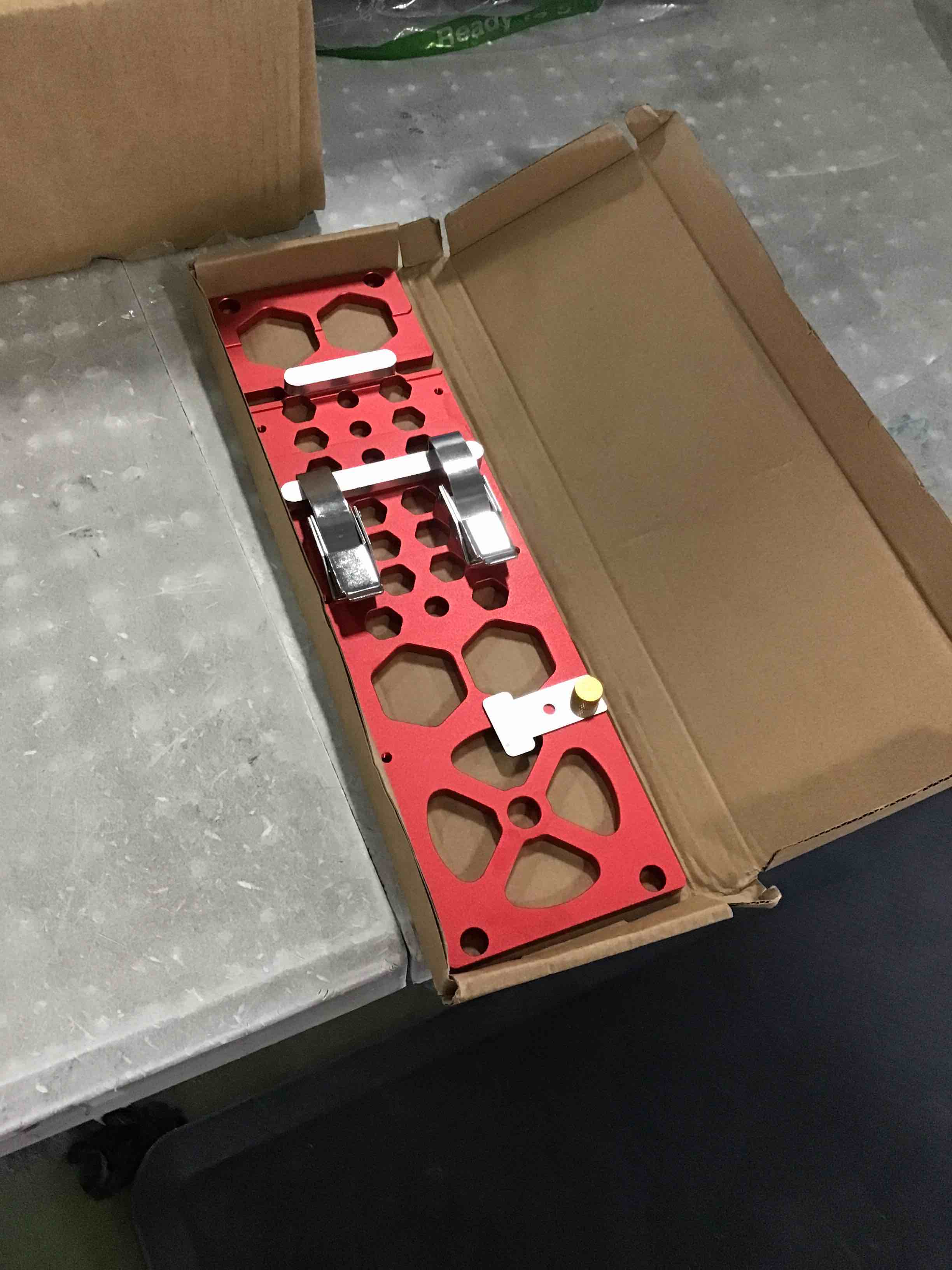 https://s3.amazonaws.com/lotting-images-prod/bidfta/GRN6822063_1720552849546.jpeg