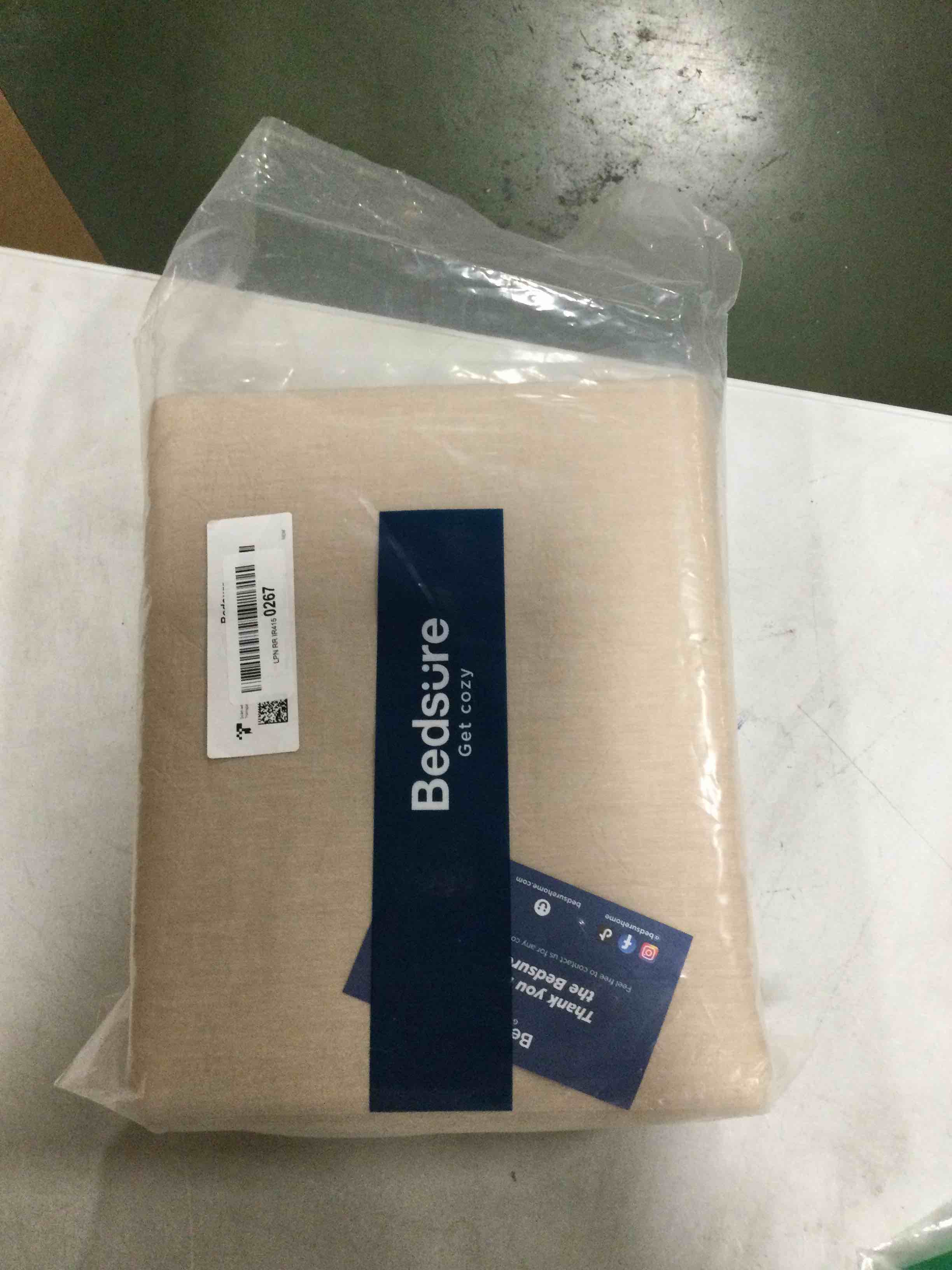 https://s3.amazonaws.com/lotting-images-prod/bidfta/GRN6823213_1720492538913.jpeg