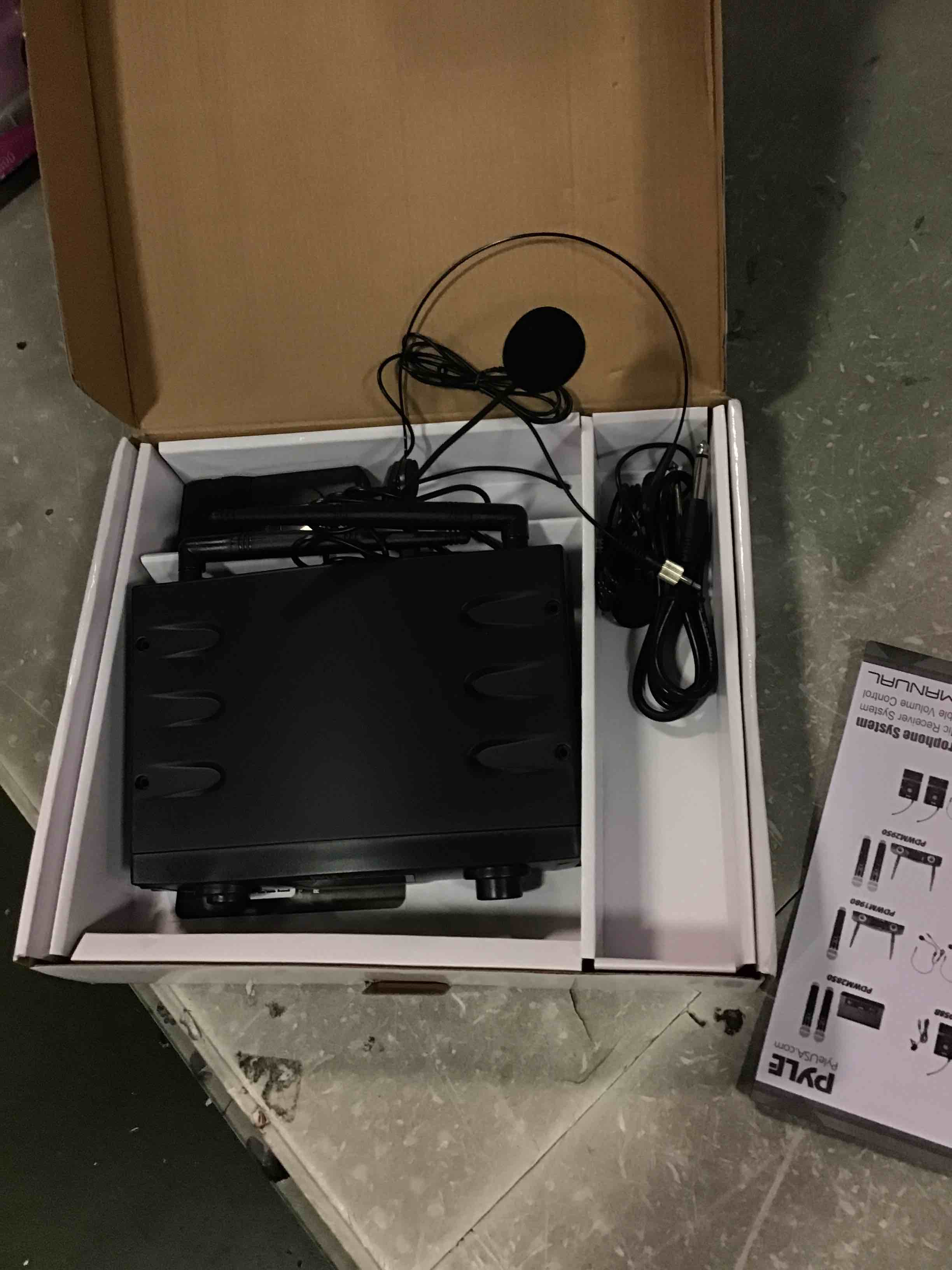 https://s3.amazonaws.com/lotting-images-prod/bidfta/GRN6823521_1721363409365.jpeg
