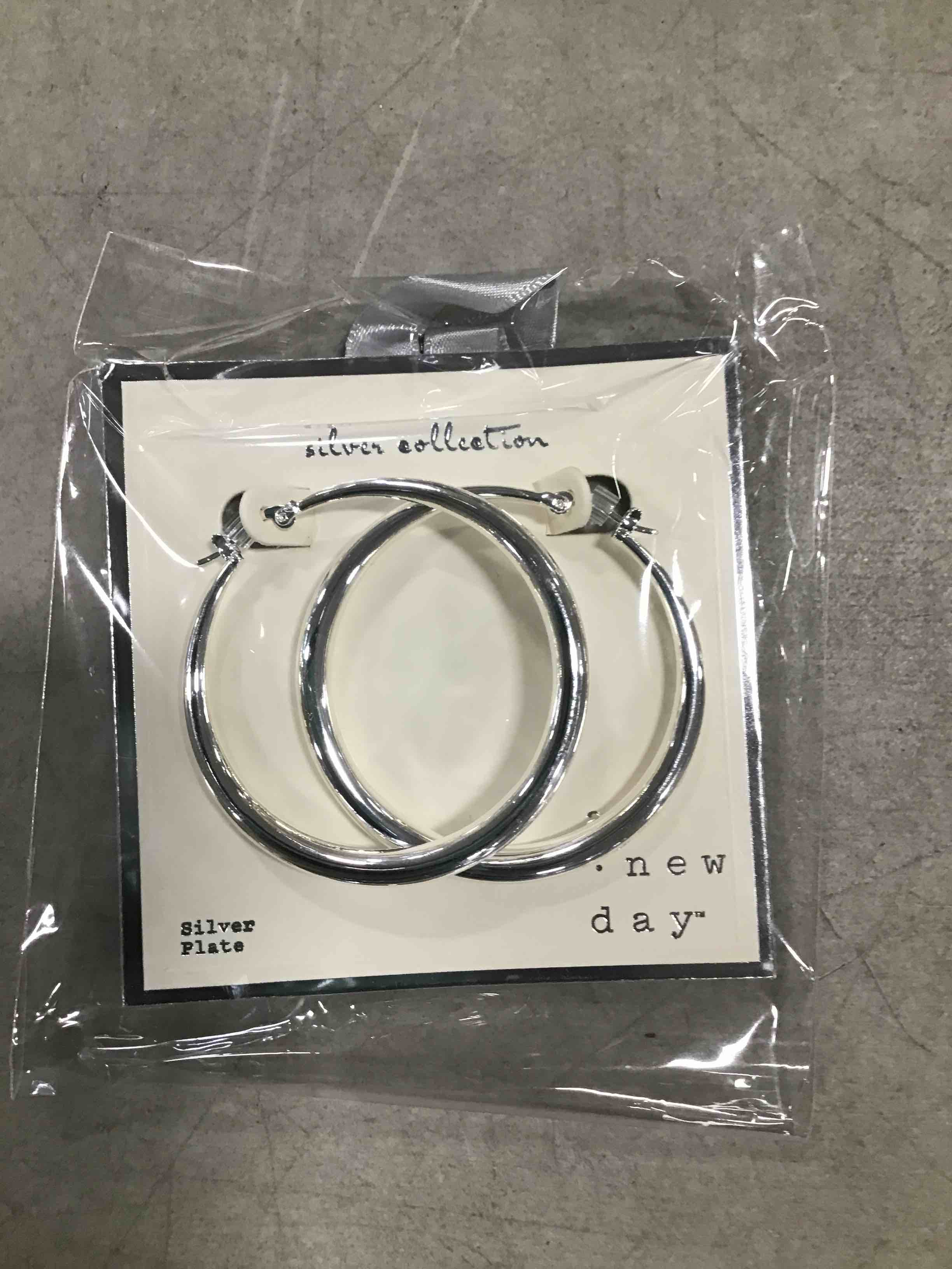 https://s3.amazonaws.com/lotting-images-prod/bidfta/GRN6825559_1720540543945.jpeg