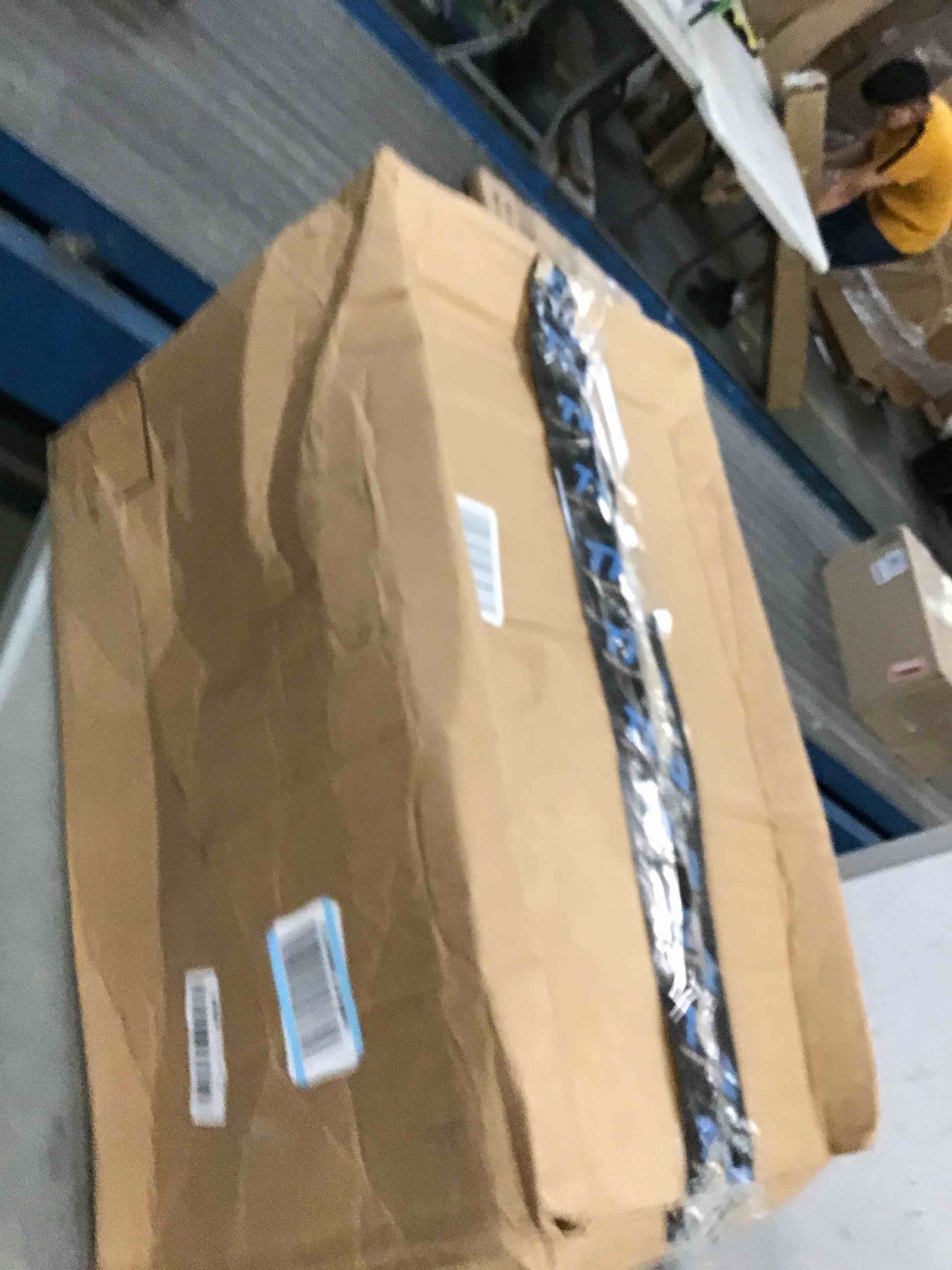 https://s3.amazonaws.com/lotting-images-prod/bidfta/GRN6827040_1720185042121.jpeg