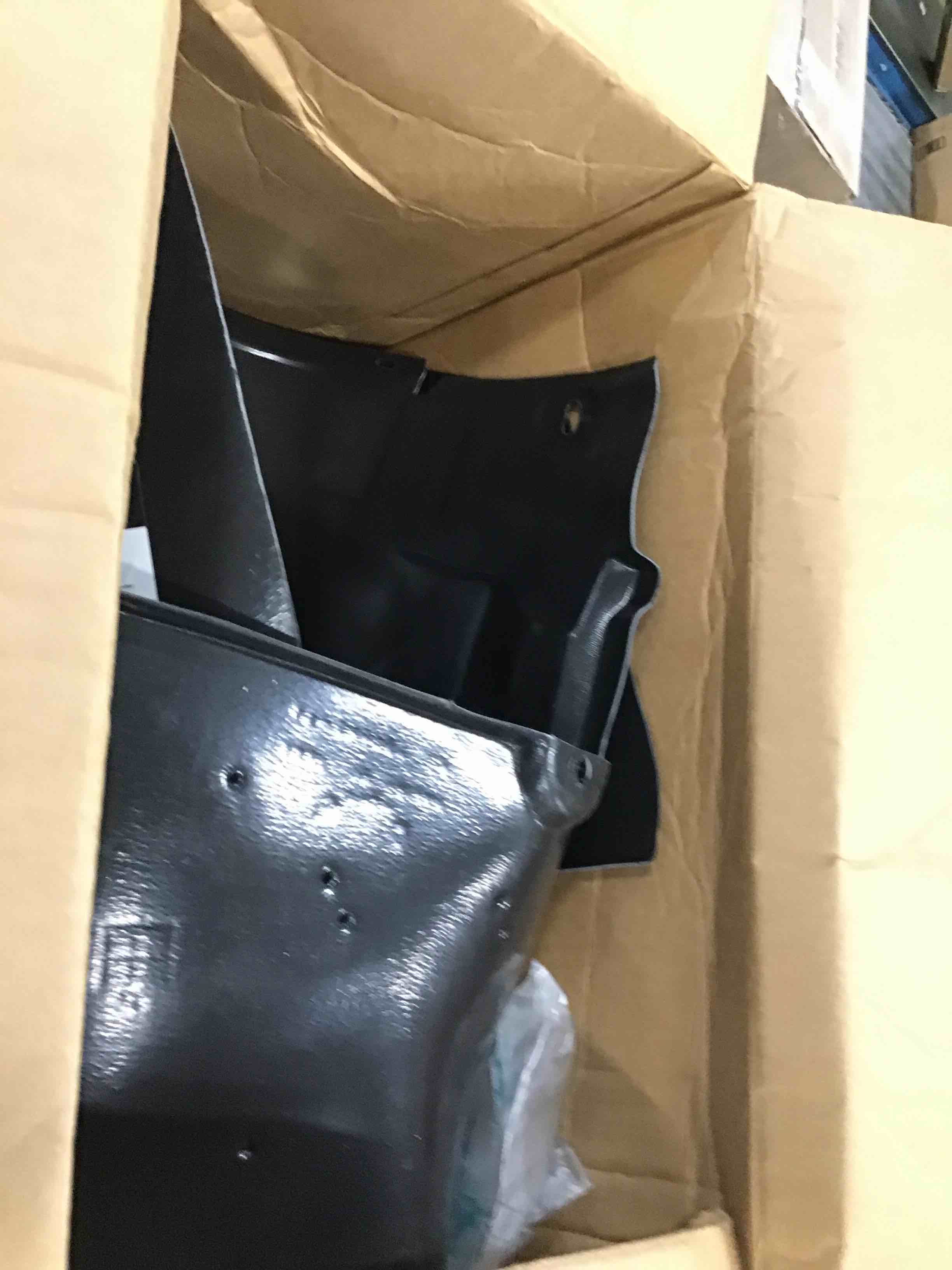 https://s3.amazonaws.com/lotting-images-prod/bidfta/GRN6827040_1720185051177.jpeg