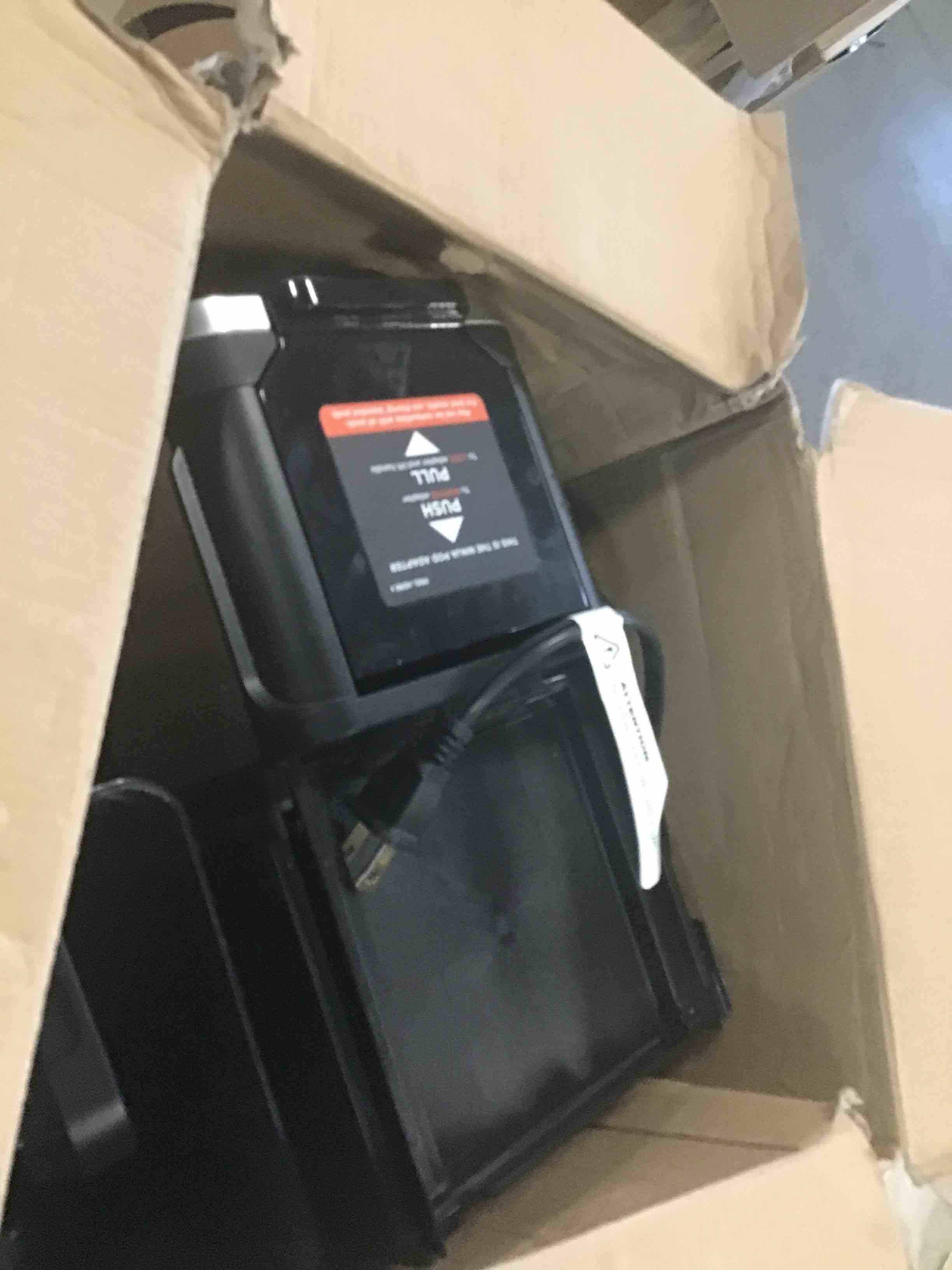 https://s3.amazonaws.com/lotting-images-prod/bidfta/GRN6827736_1720454956936.jpeg