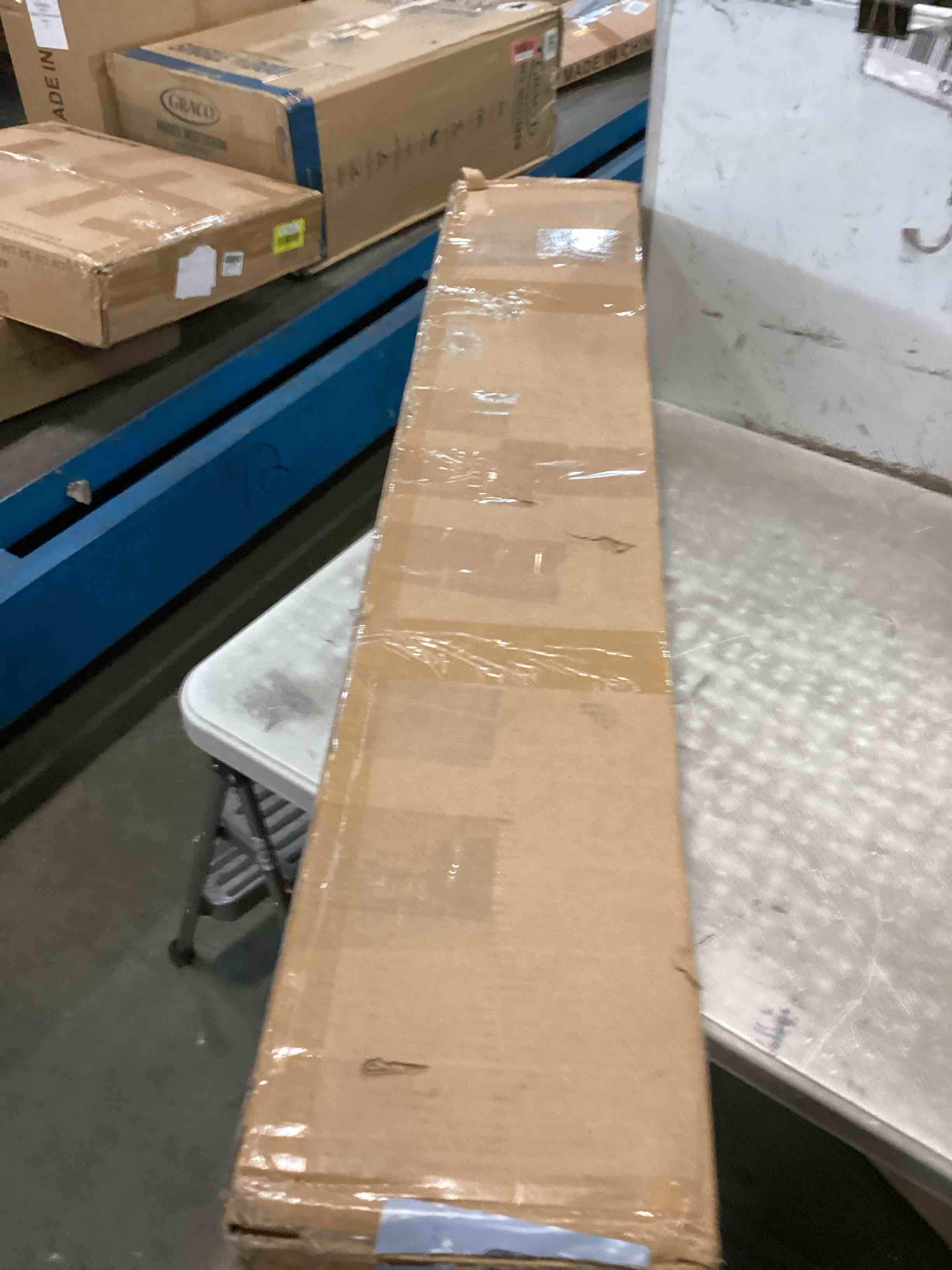 https://s3.amazonaws.com/lotting-images-prod/bidfta/GRN6828691_1720440412938.jpeg
