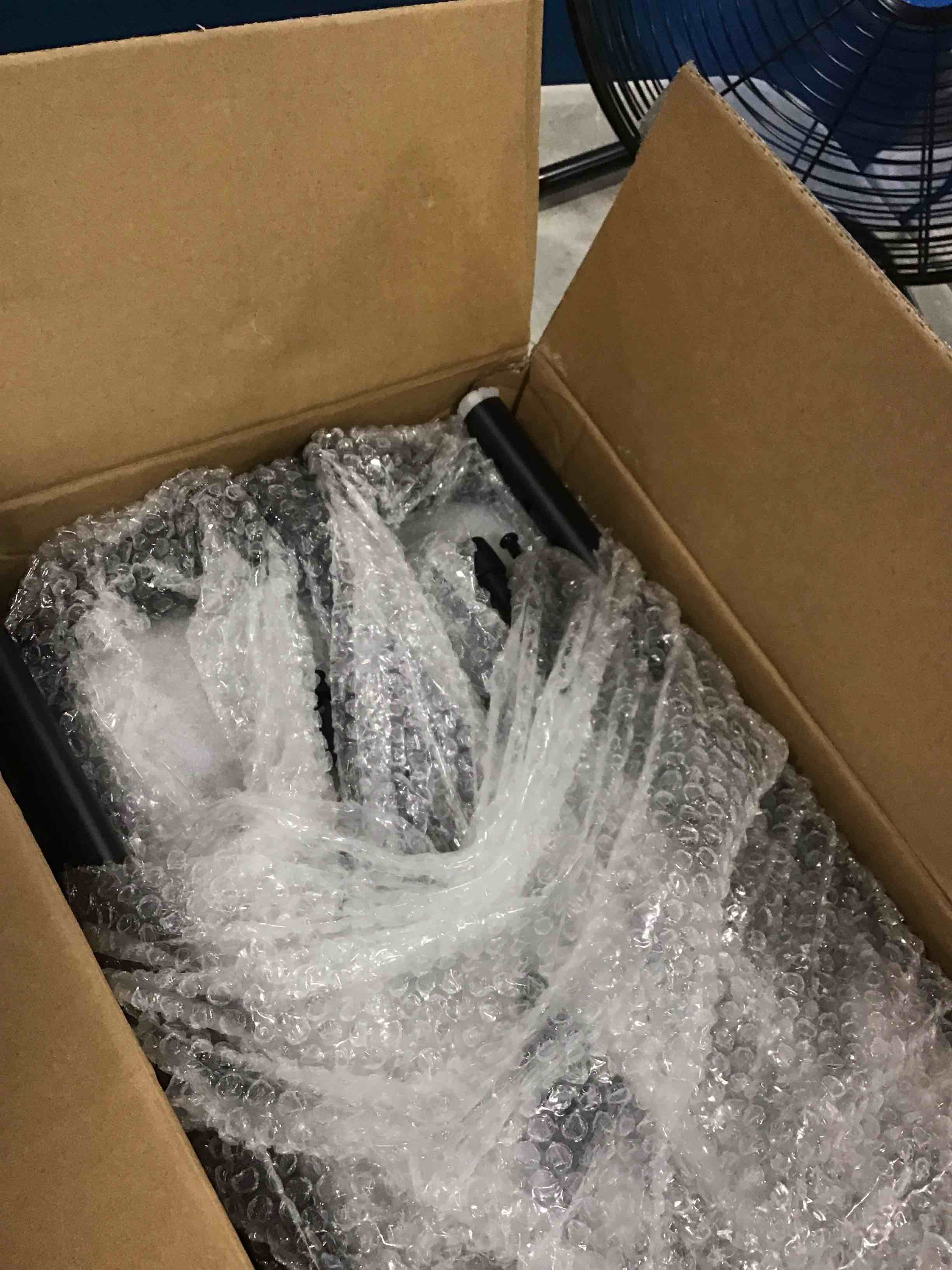https://s3.amazonaws.com/lotting-images-prod/bidfta/GRN6828955_1720528280477.jpeg