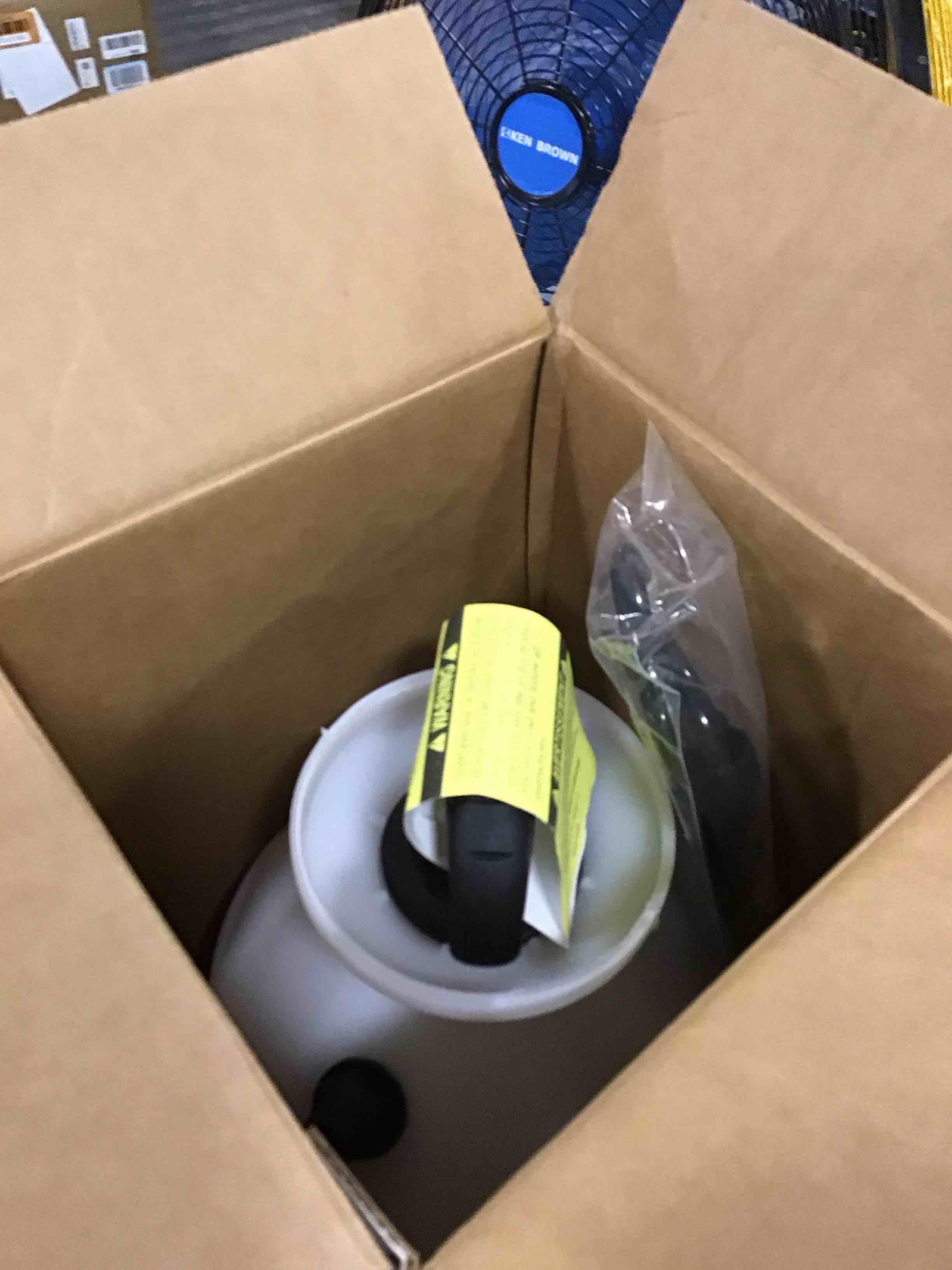 https://s3.amazonaws.com/lotting-images-prod/bidfta/GRN6829166_1720546890326.jpeg