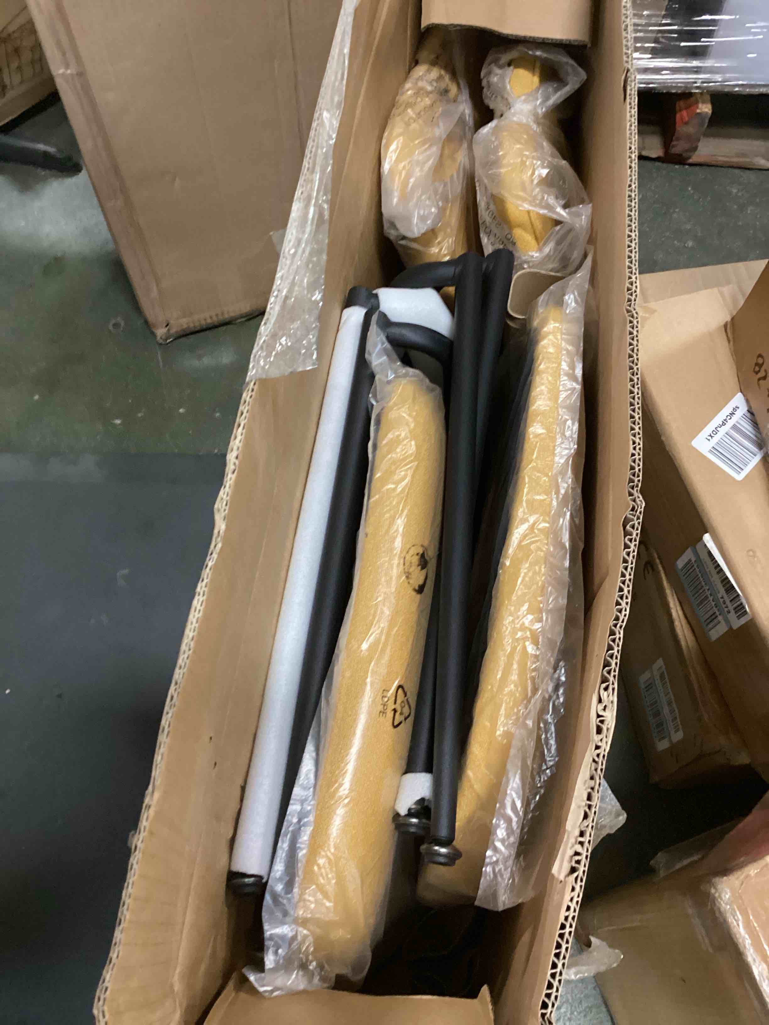 https://s3.amazonaws.com/lotting-images-prod/bidfta/GRN6830873_1720195078534.jpeg