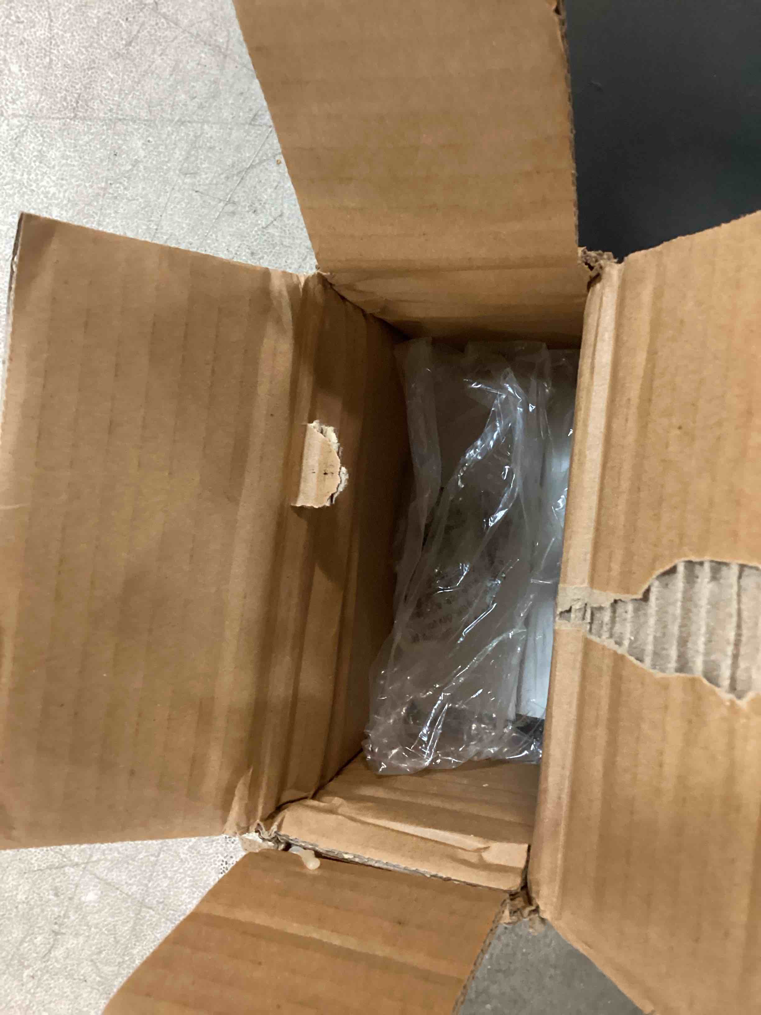 https://s3.amazonaws.com/lotting-images-prod/bidfta/GRN6834727_1720060864182.jpeg