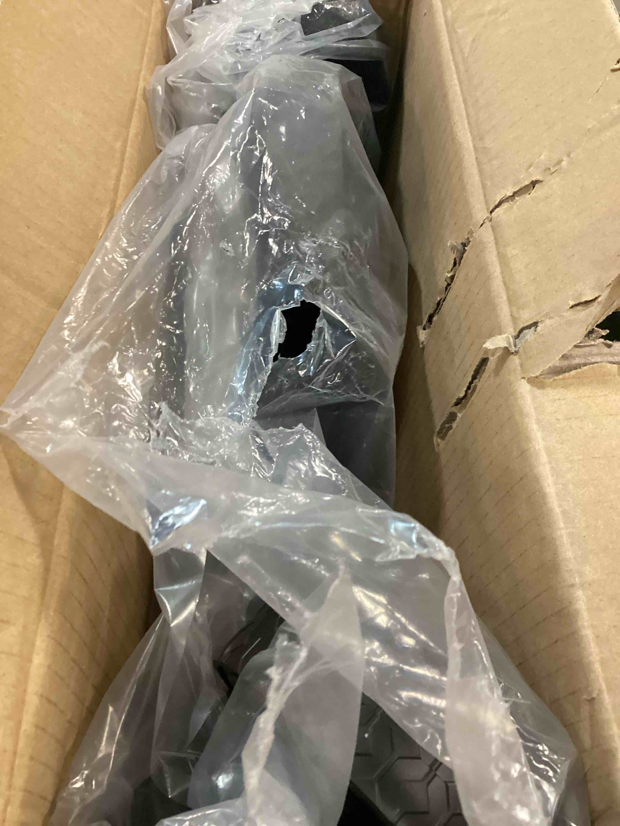 https://s3.amazonaws.com/lotting-images-prod/bidfta/GRN6835173_1720759729022.jpeg