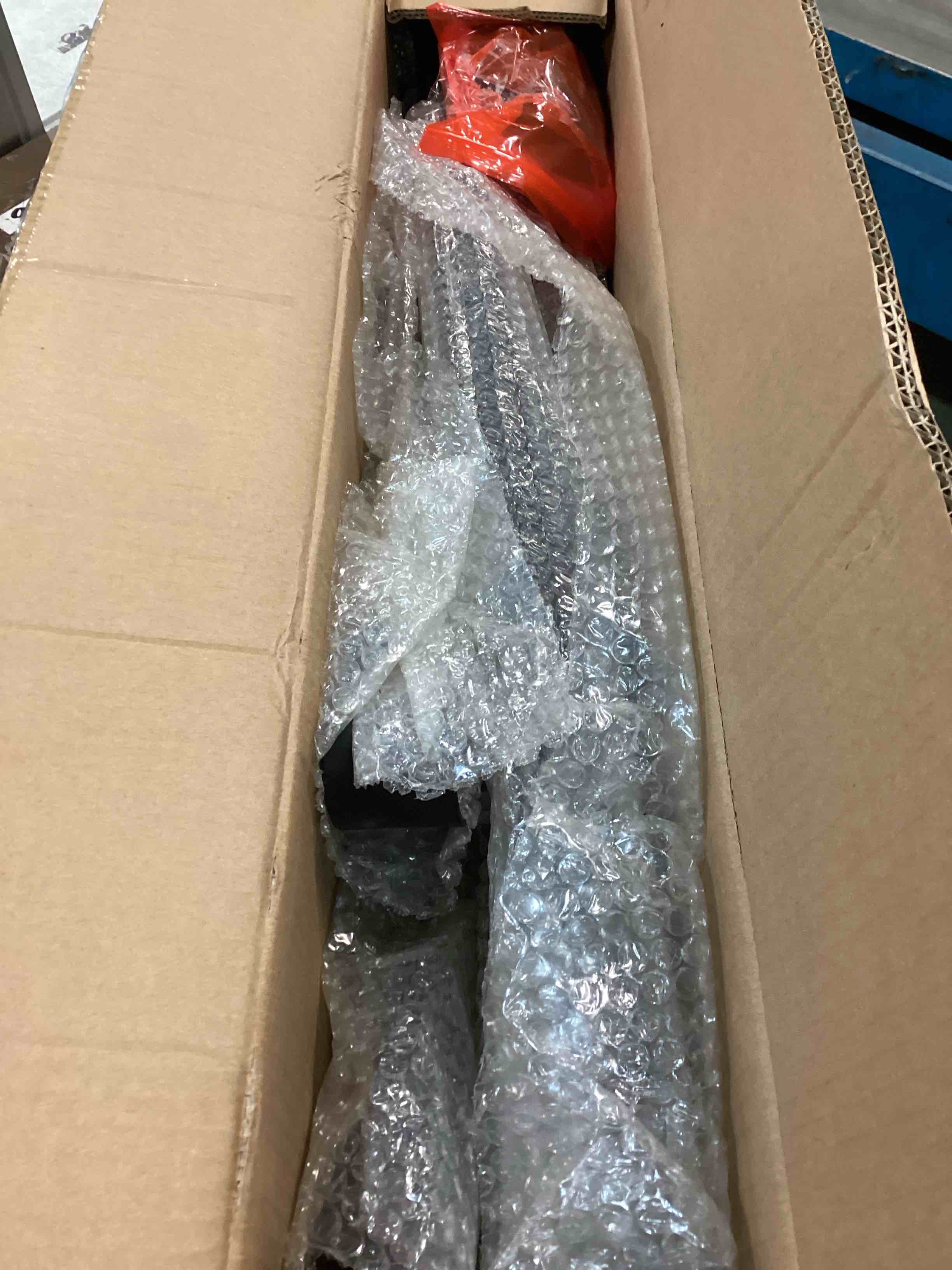 https://s3.amazonaws.com/lotting-images-prod/bidfta/GRN6835176_1720760159228.jpeg