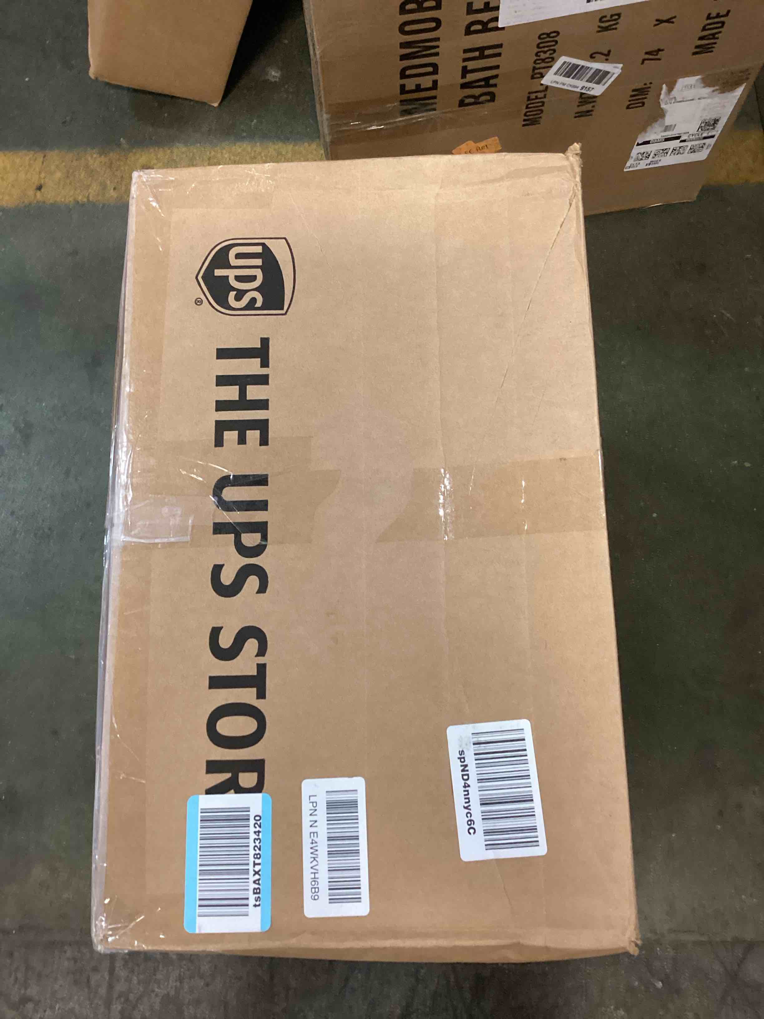 https://s3.amazonaws.com/lotting-images-prod/bidfta/GRN6835858_1721084277774.jpeg