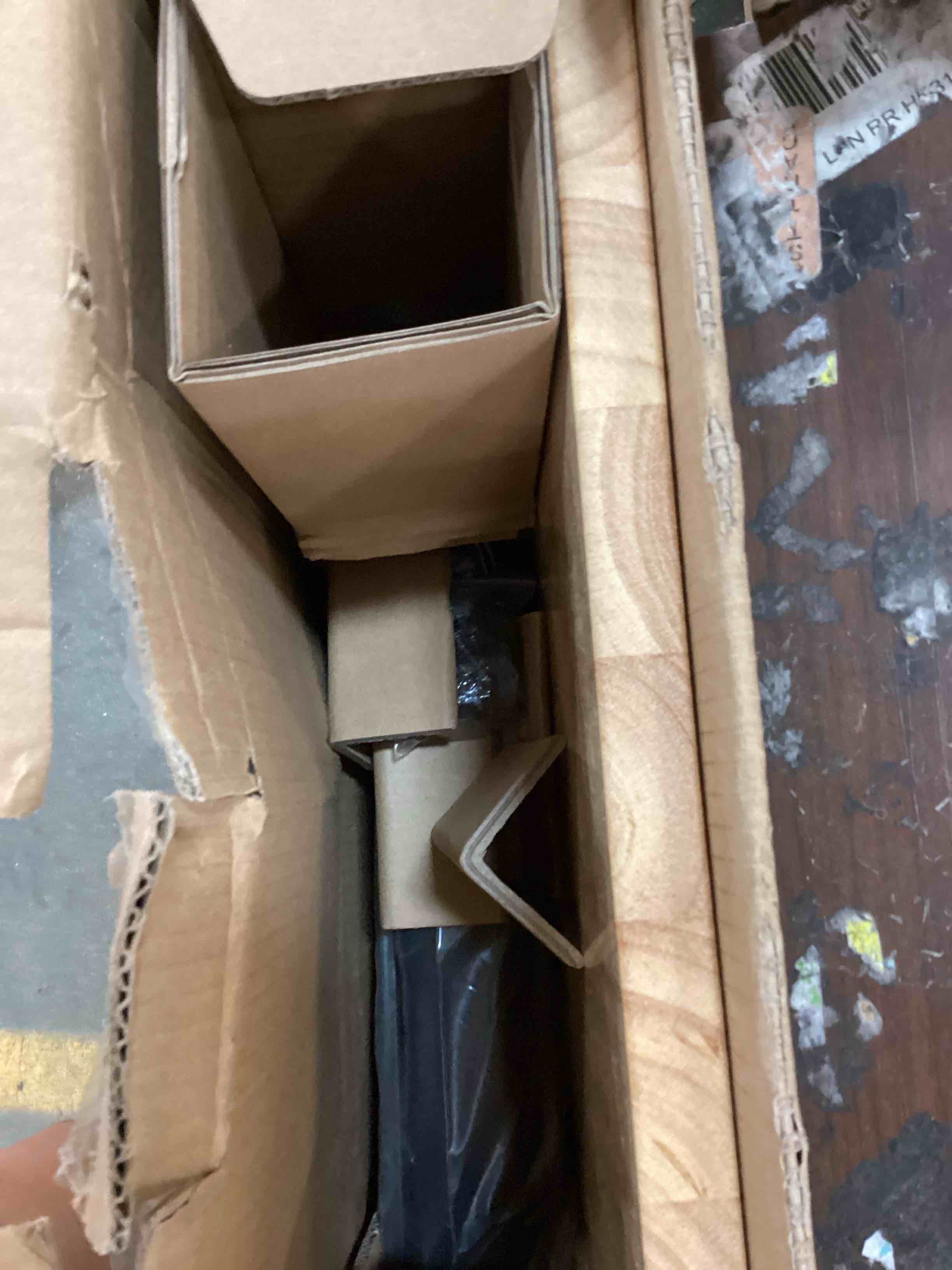 https://s3.amazonaws.com/lotting-images-prod/bidfta/GRN6835872_1721078292590.jpeg