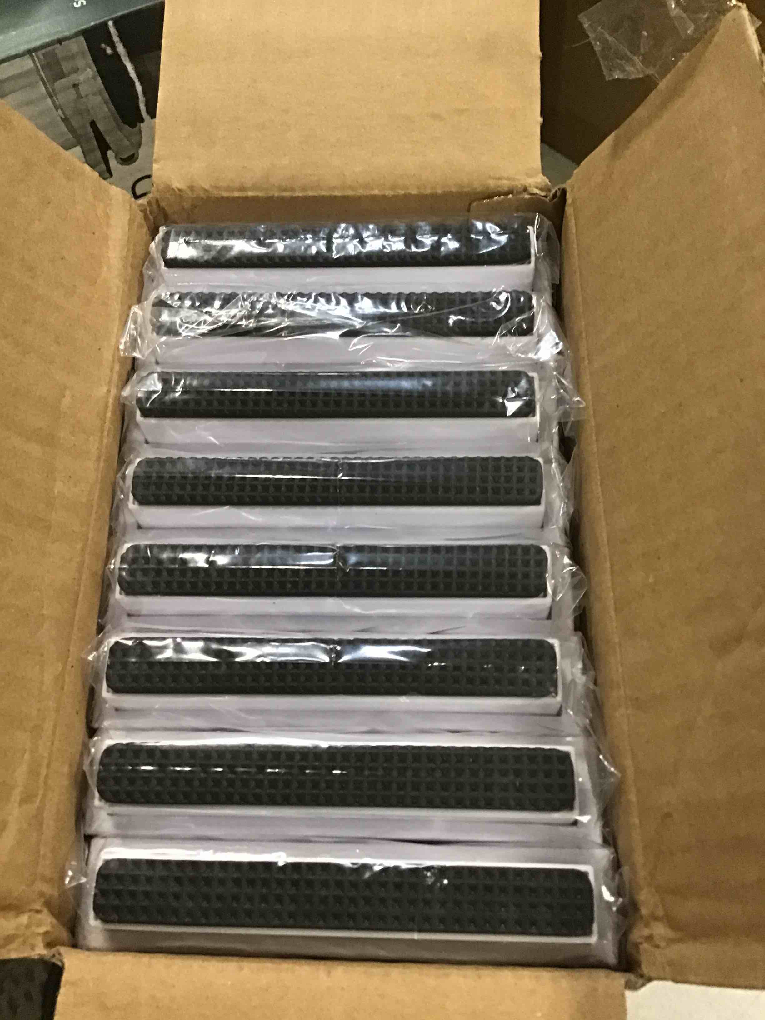 https://s3.amazonaws.com/lotting-images-prod/bidfta/GRN6840969_1721135501160.jpeg