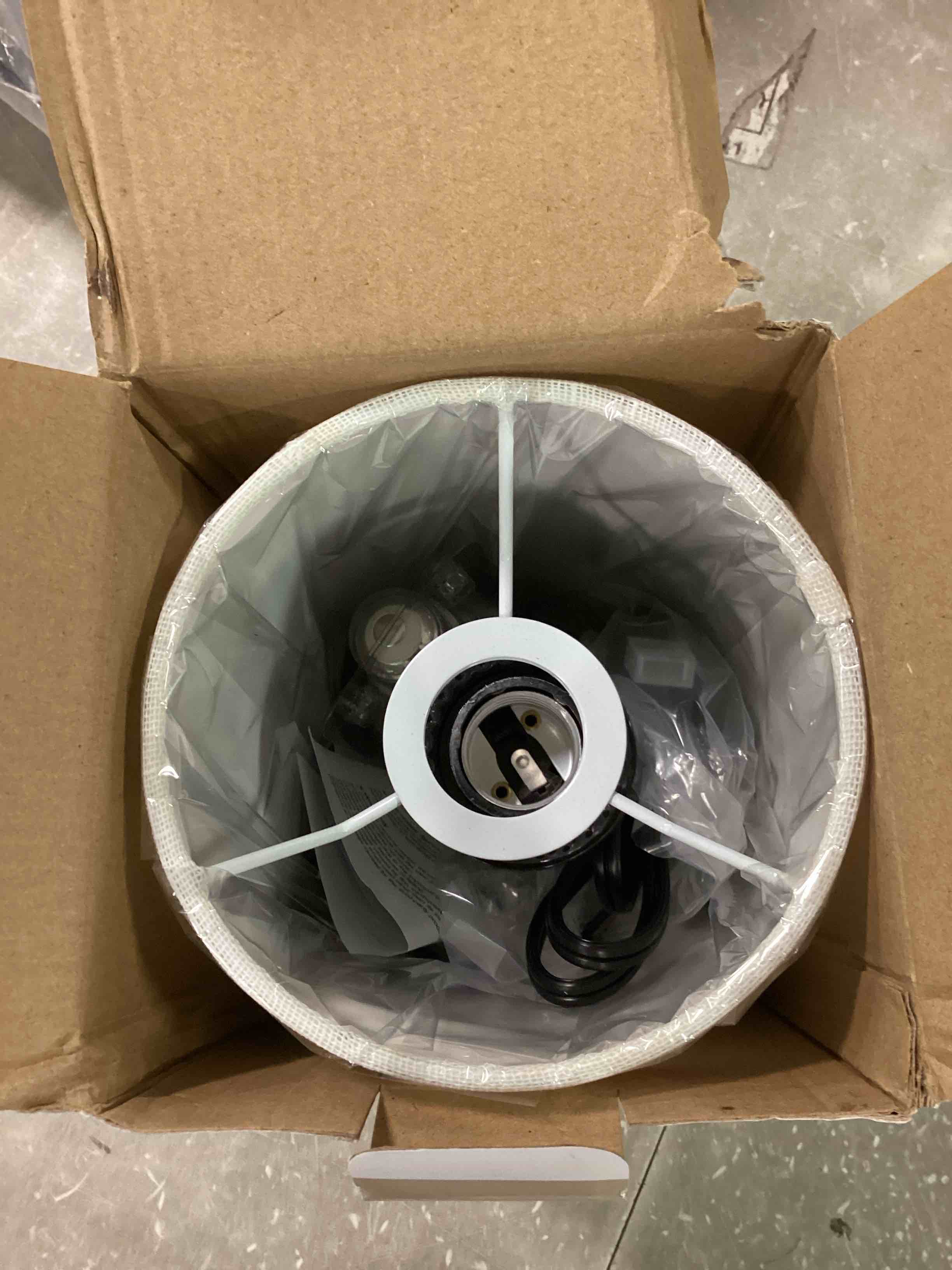 https://s3.amazonaws.com/lotting-images-prod/bidfta/GRN6842574_1721332899643.jpeg