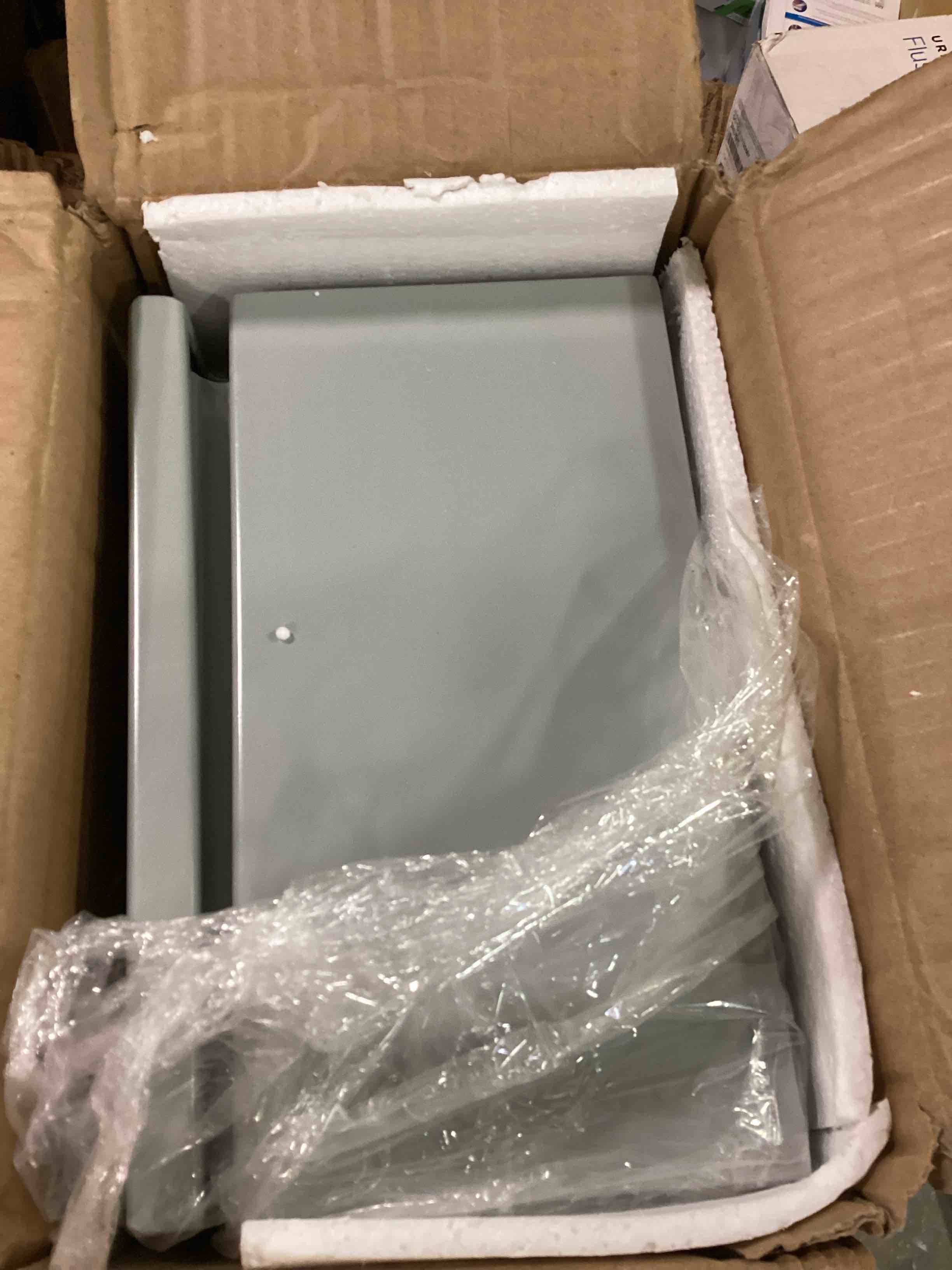 https://s3.amazonaws.com/lotting-images-prod/bidfta/GRN6843055_1721662885704.jpeg