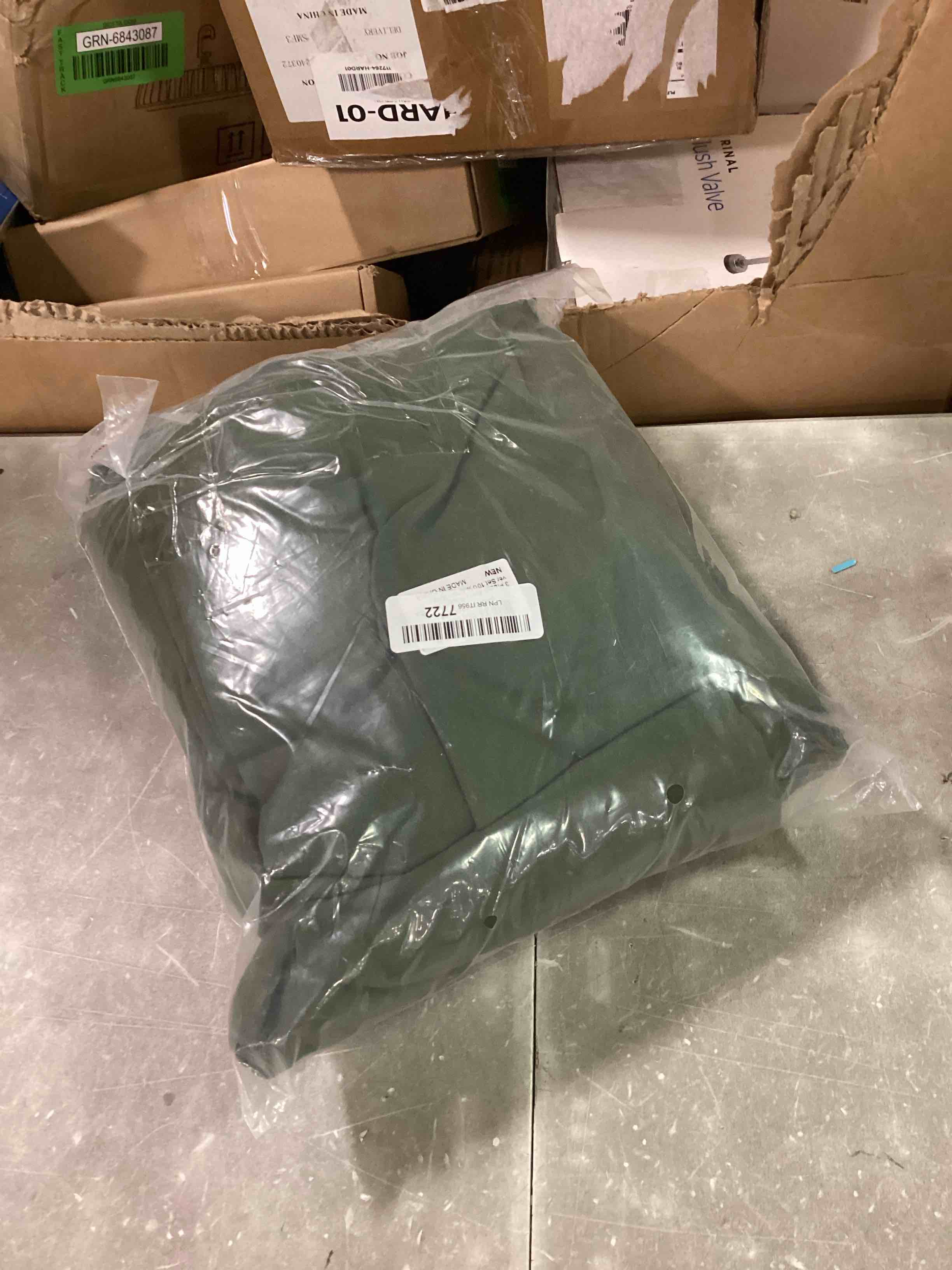 https://s3.amazonaws.com/lotting-images-prod/bidfta/GRN6843110_1721669918225.jpeg