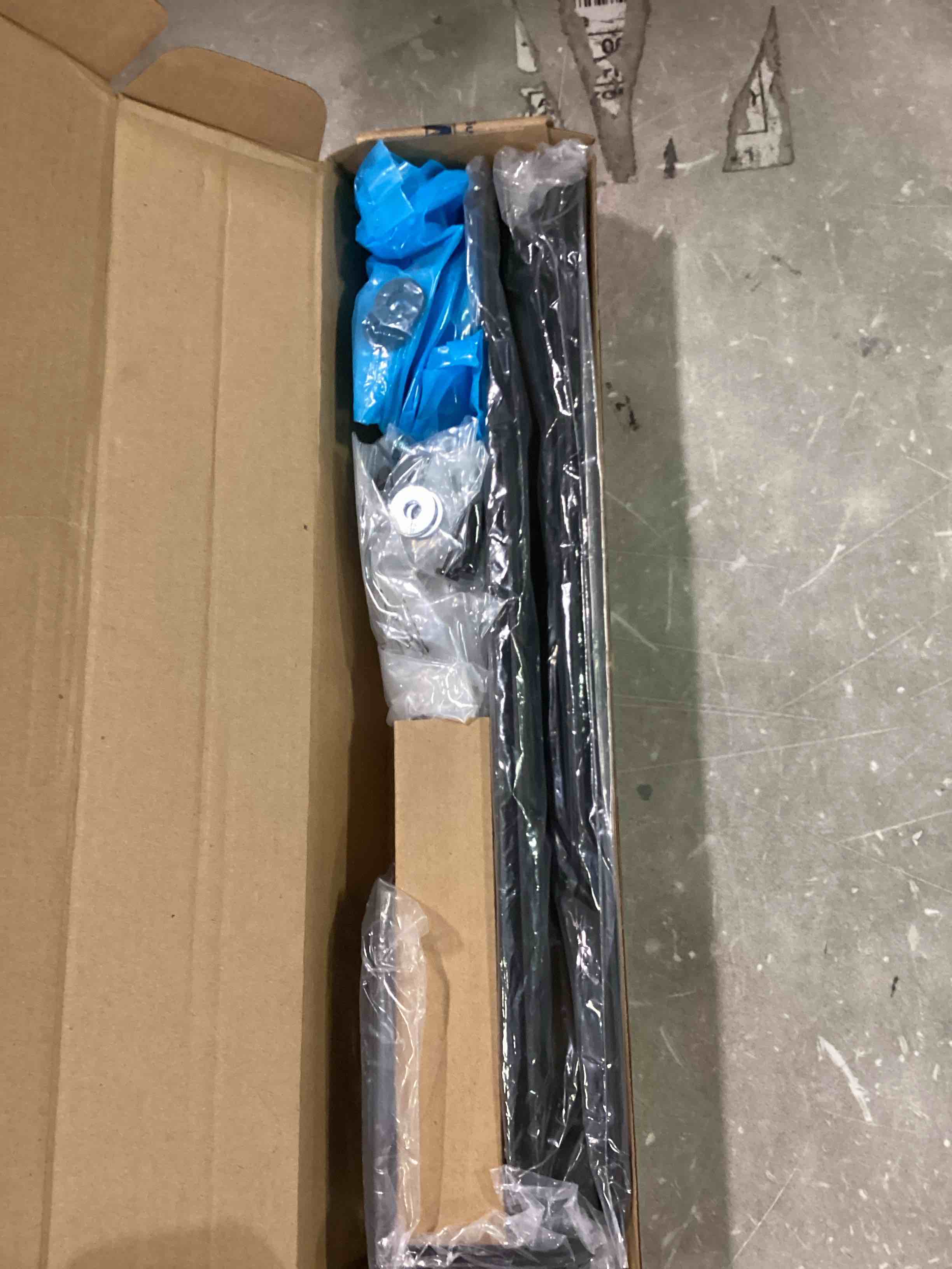 https://s3.amazonaws.com/lotting-images-prod/bidfta/GRN6843404_1721749295610.jpeg