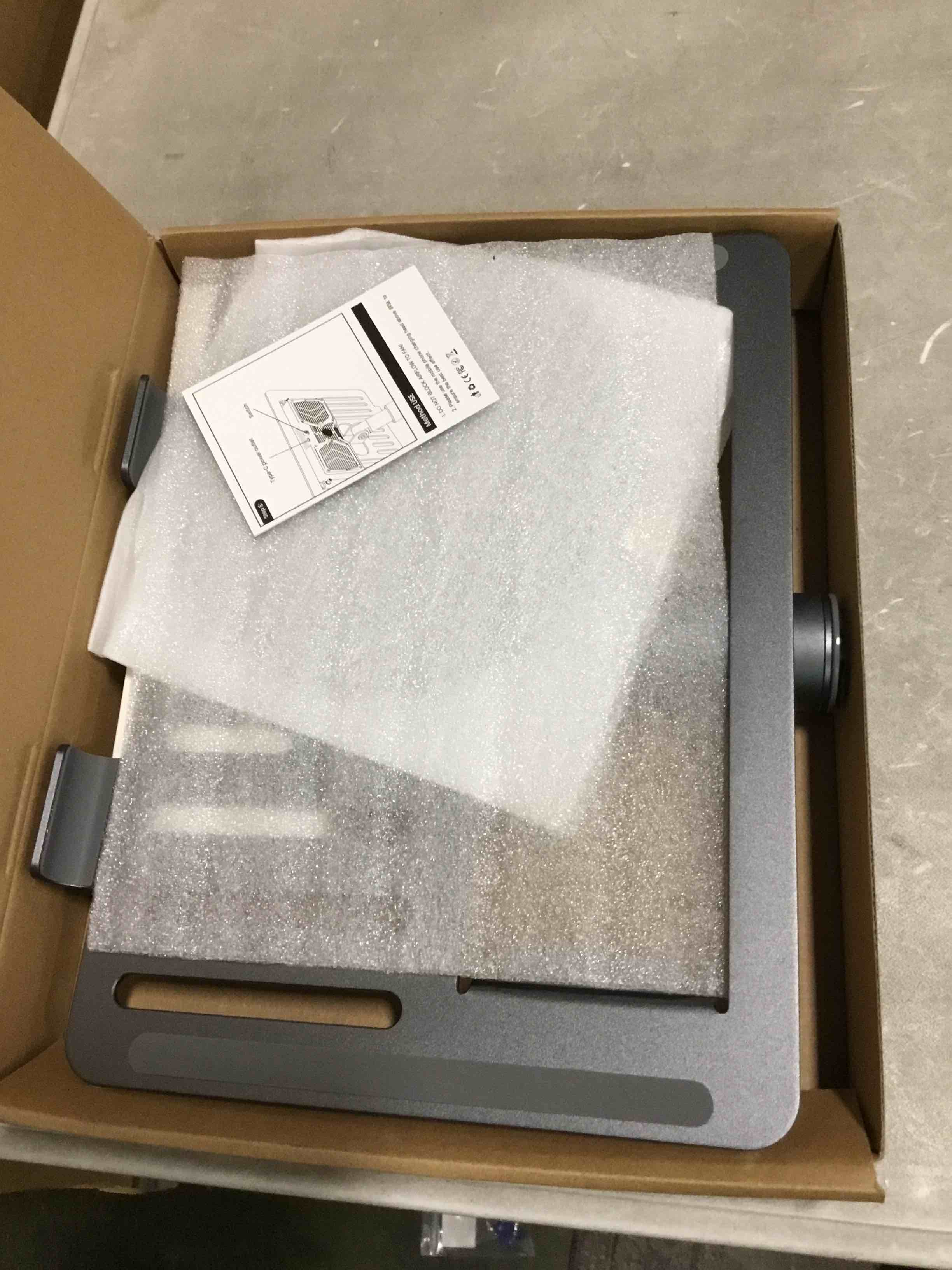 https://s3.amazonaws.com/lotting-images-prod/bidfta/GRN6844712_1721391864499.jpeg