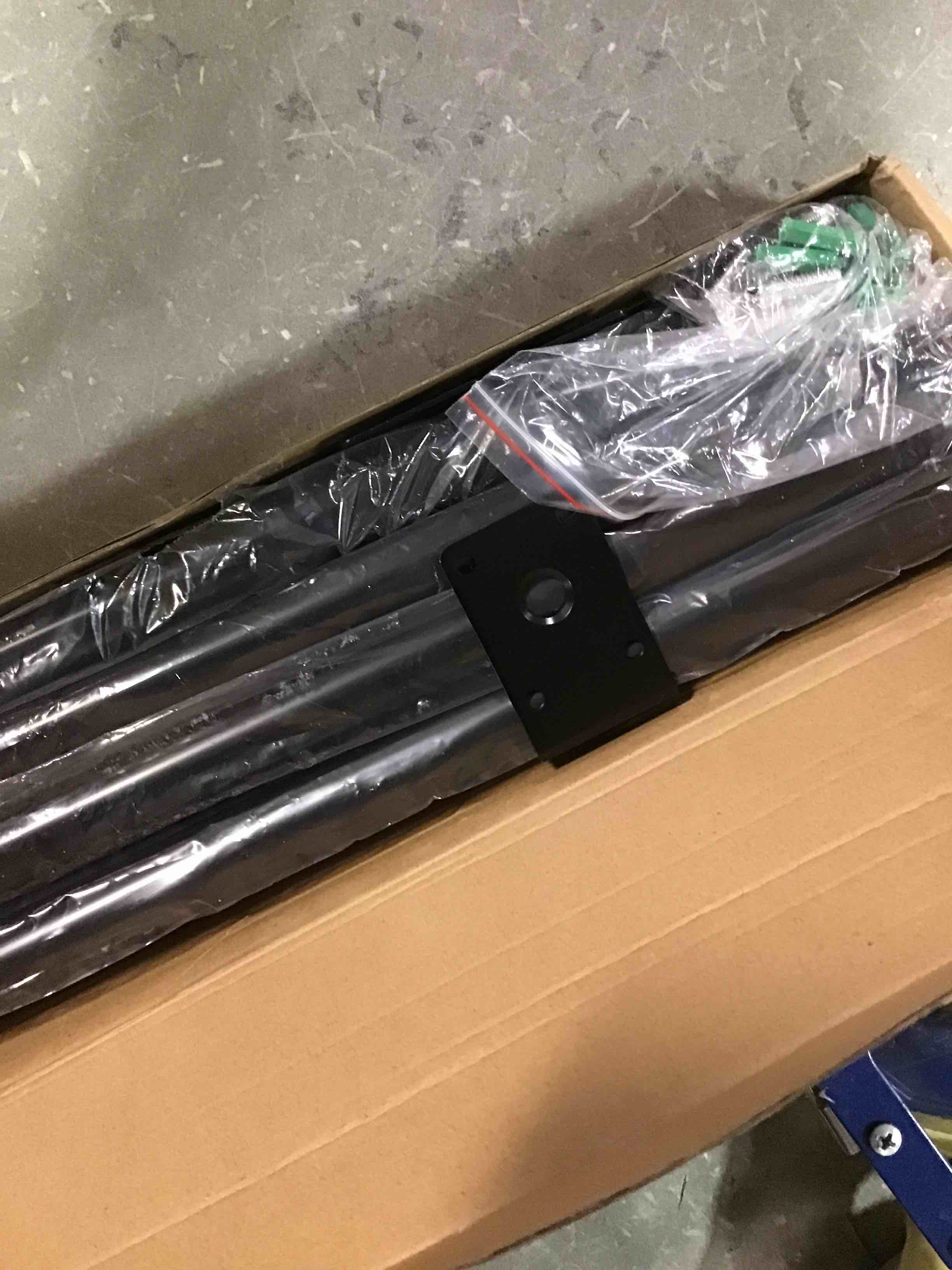 https://s3.amazonaws.com/lotting-images-prod/bidfta/GRN6845147_1721305594248.jpeg