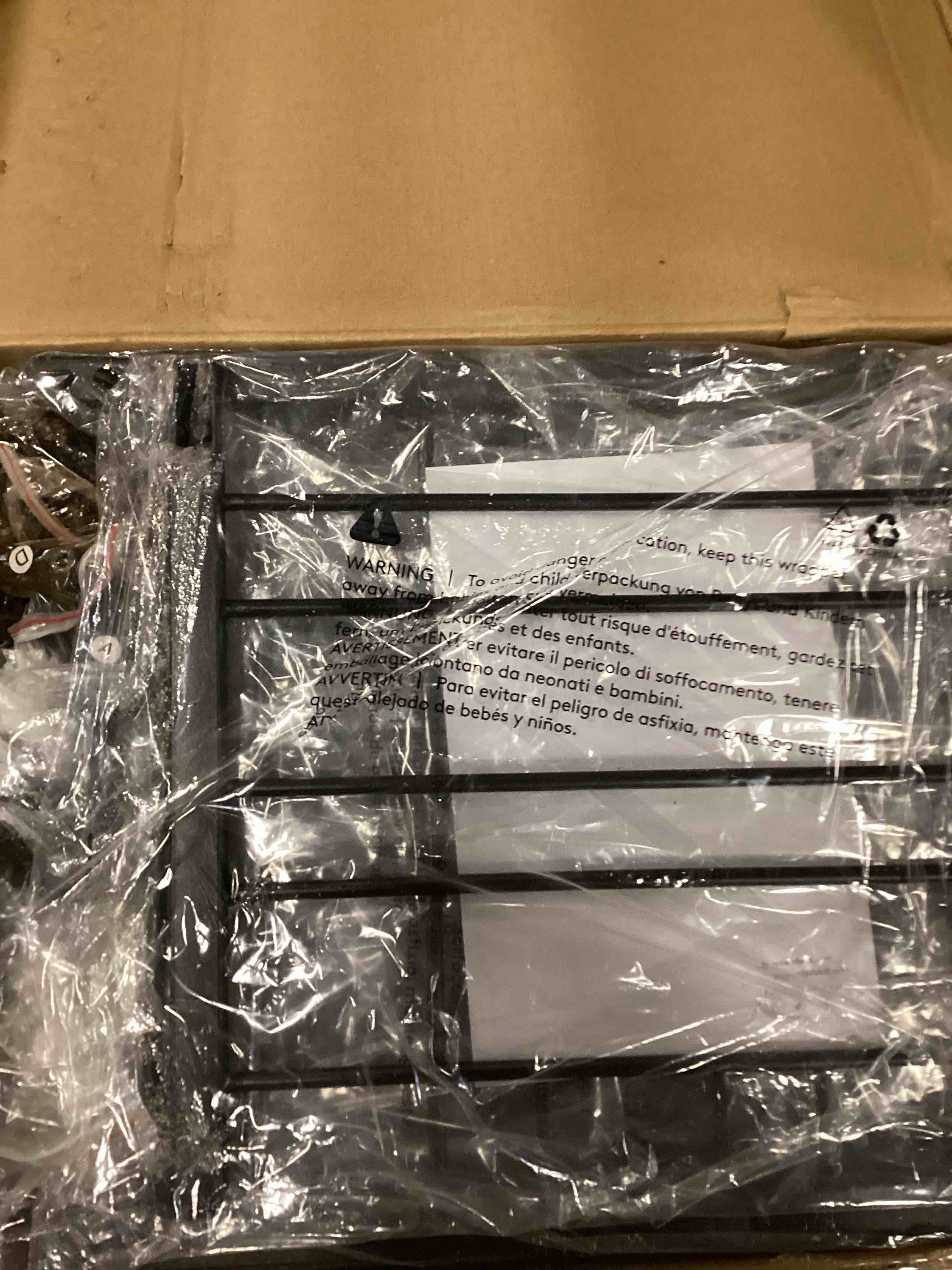 https://s3.amazonaws.com/lotting-images-prod/bidfta/GRN6847560_1721742610338.jpeg