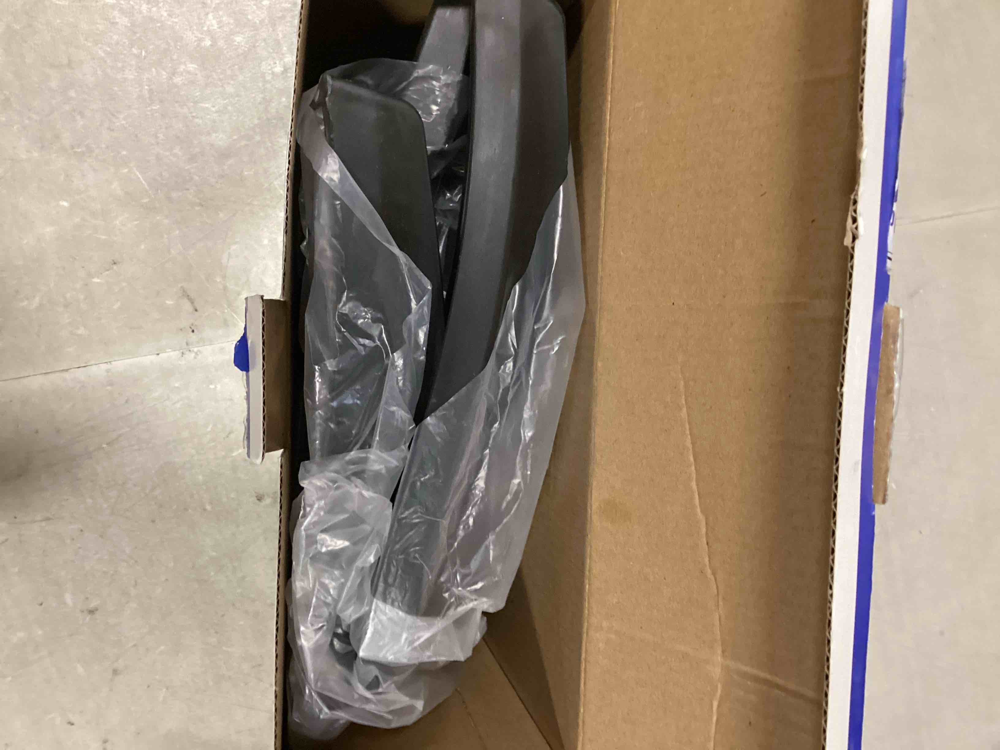 https://s3.amazonaws.com/lotting-images-prod/bidfta/GRN6847711_1721762113069.jpeg