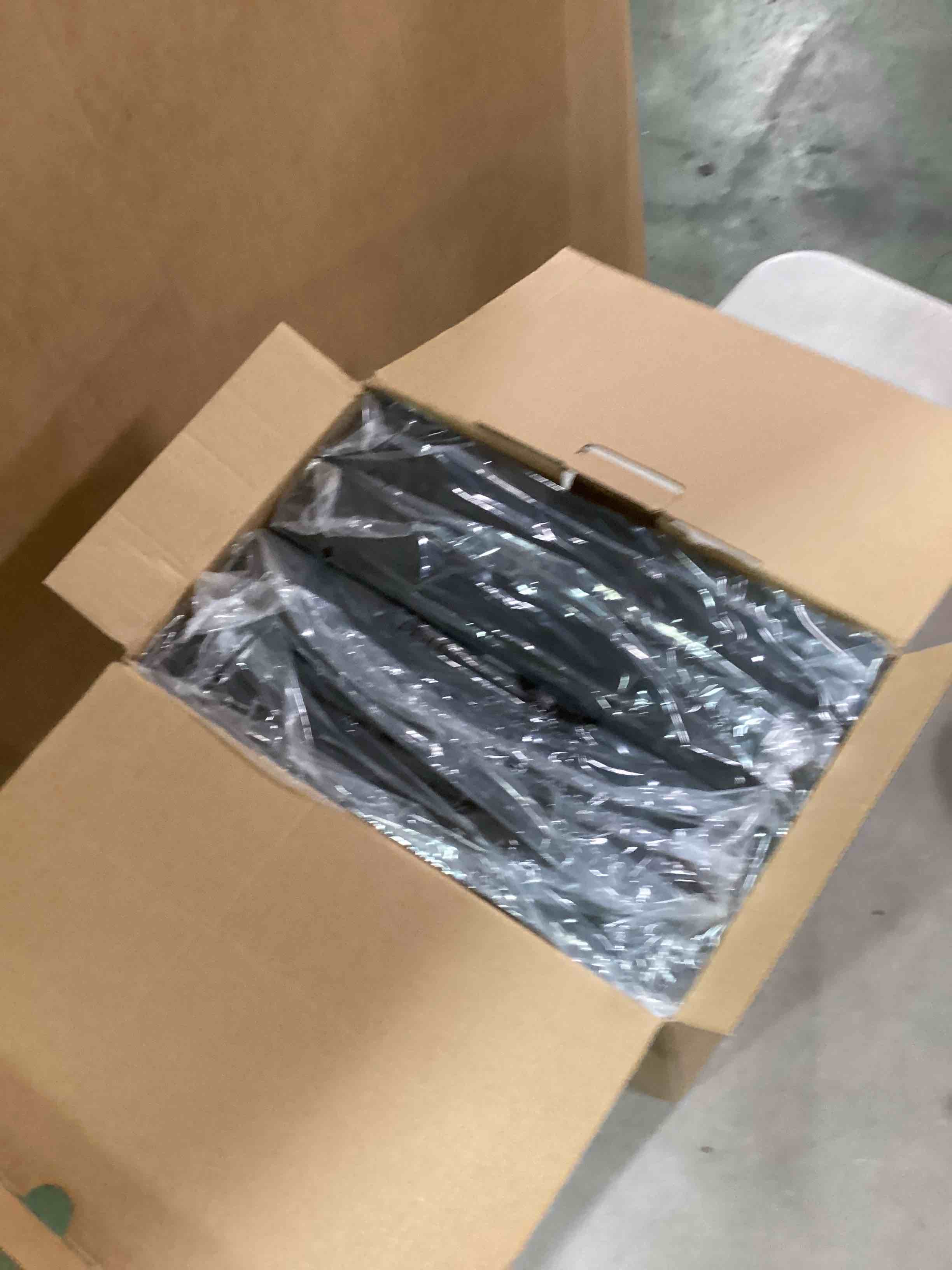 https://s3.amazonaws.com/lotting-images-prod/bidfta/GRN6848701_1721140859376.jpeg