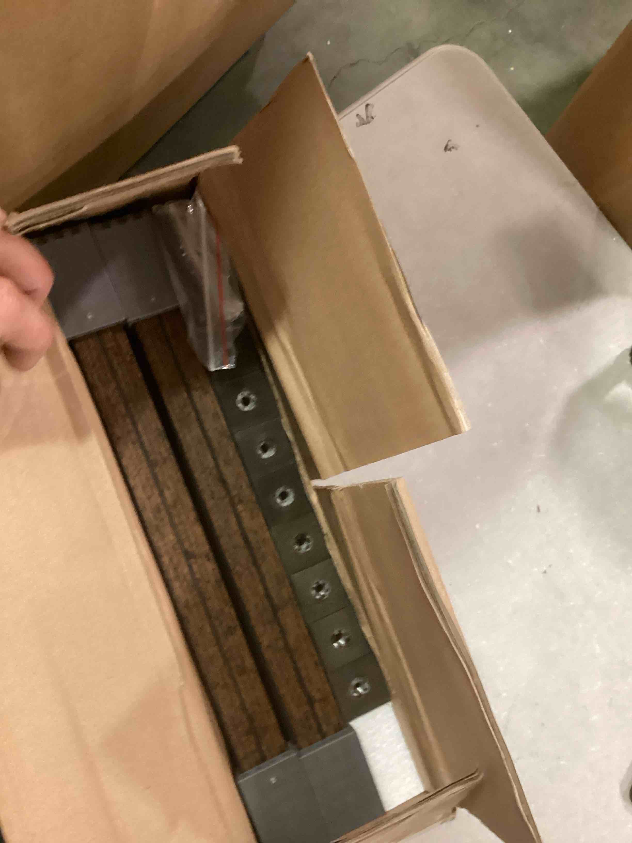 https://s3.amazonaws.com/lotting-images-prod/bidfta/GRN6848931_1721219782803.jpeg