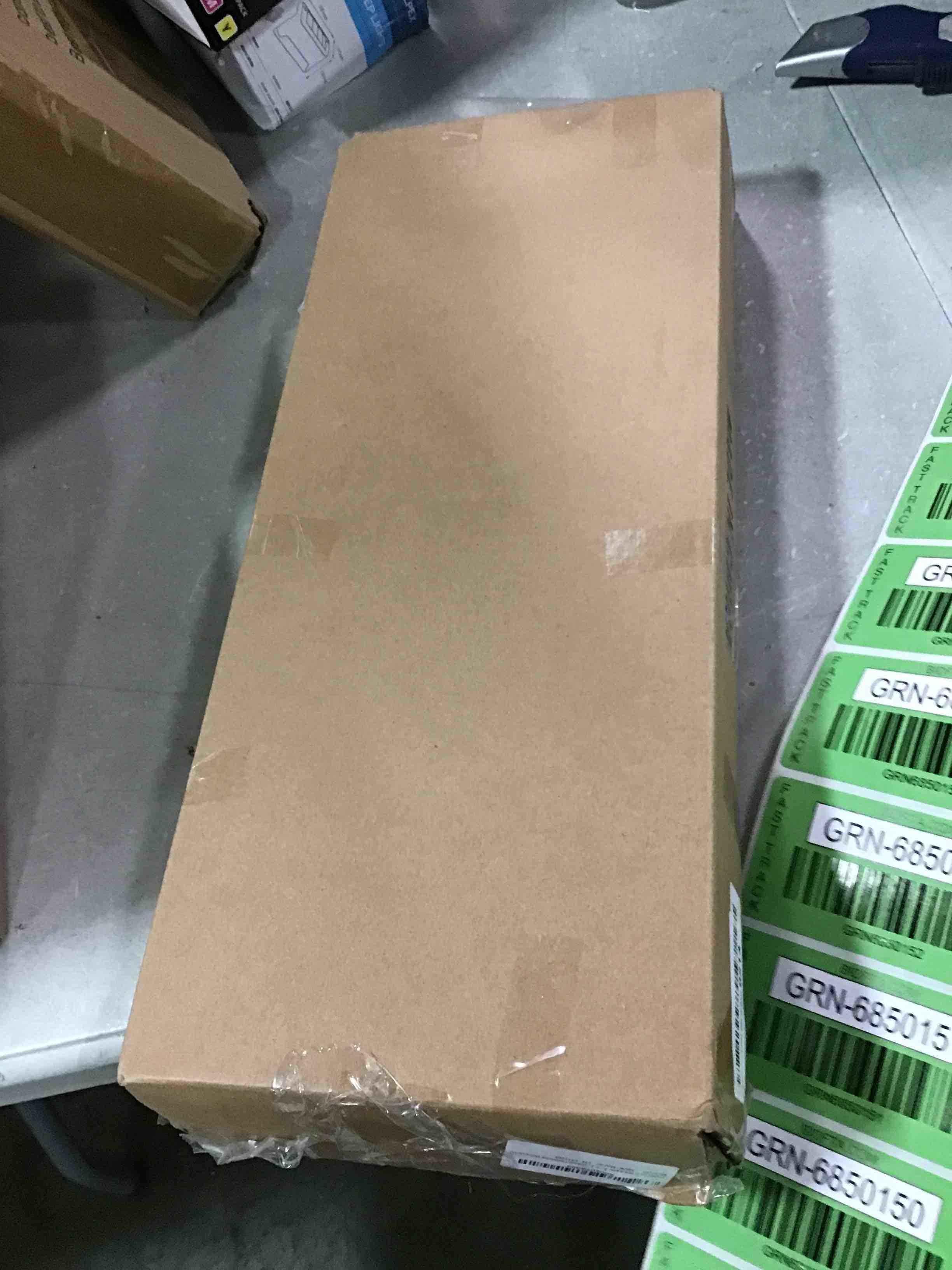 https://s3.amazonaws.com/lotting-images-prod/bidfta/GRN6850148_1720666561612.jpeg