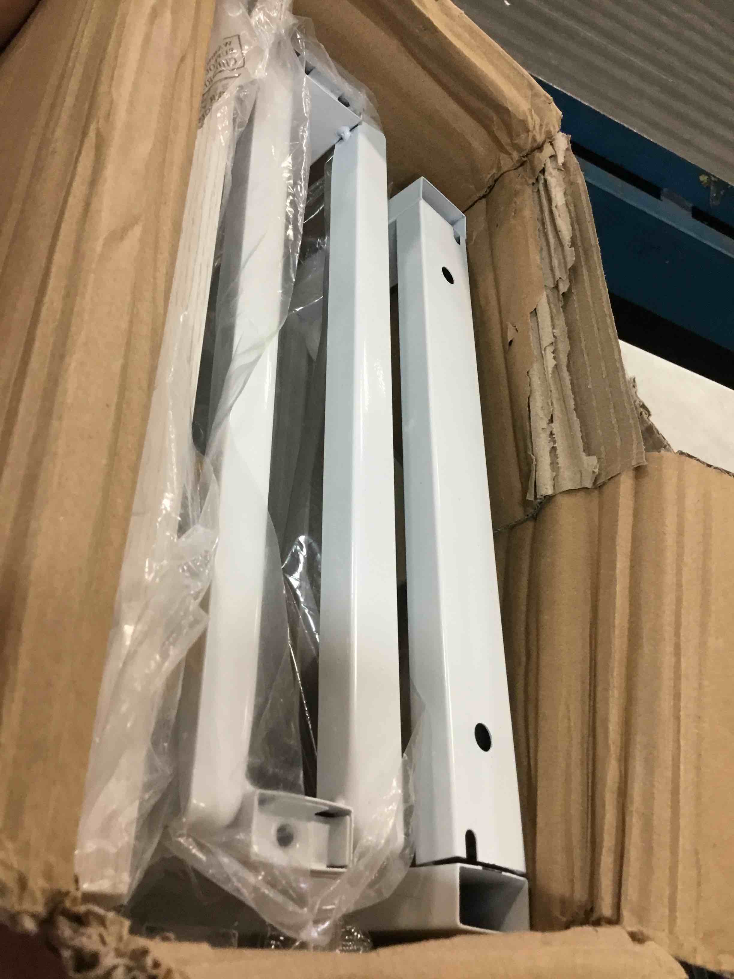 https://s3.amazonaws.com/lotting-images-prod/bidfta/GRN6850241_1720819599590.jpeg
